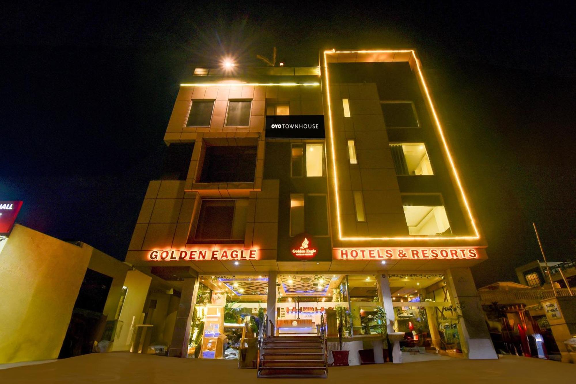 Golden Eagle By Wizowll Group Of And Banquet Hotel 4*