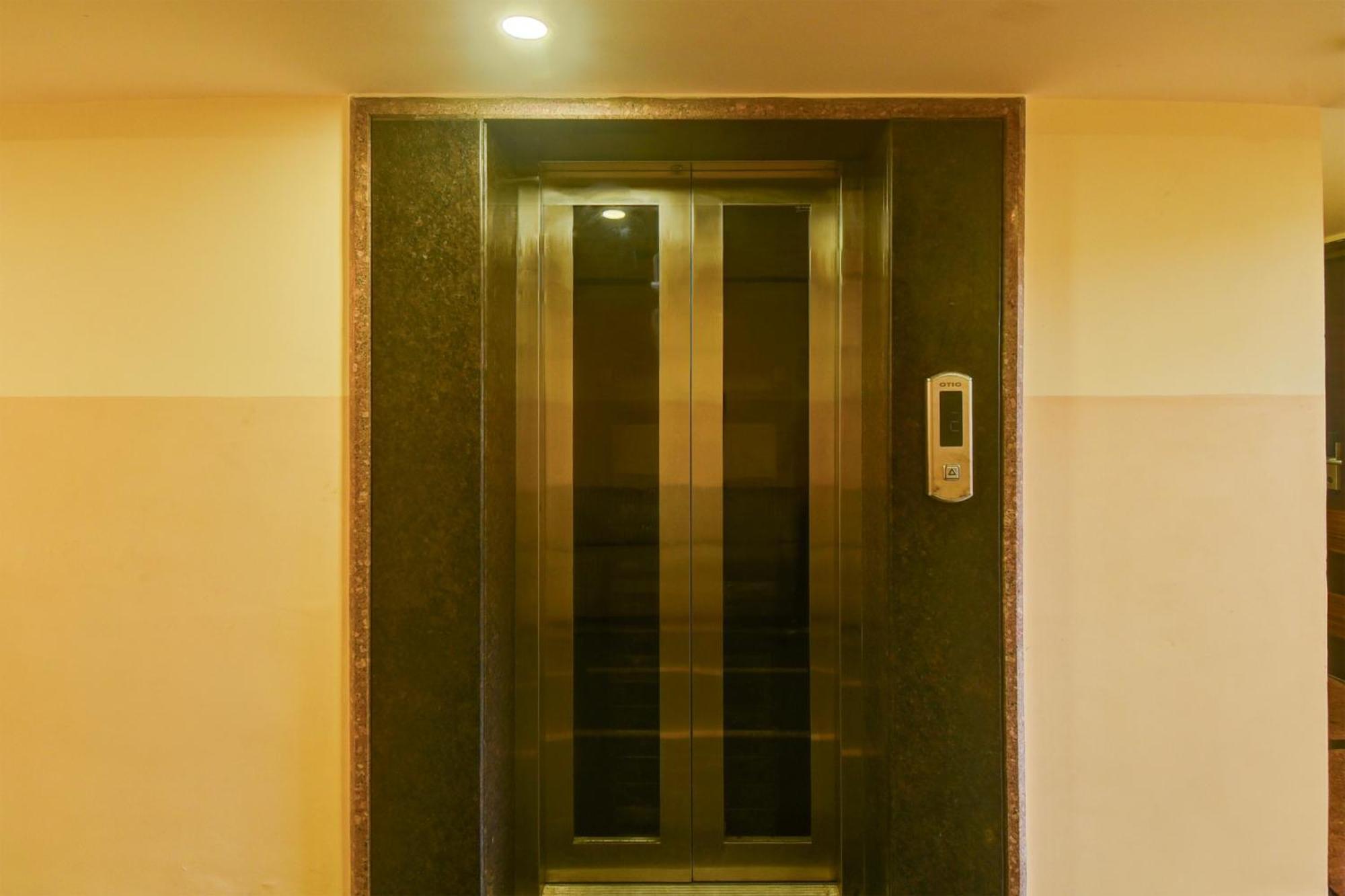 Golden Eagle By Wizowll Group Of And Banquet Hotel 4*