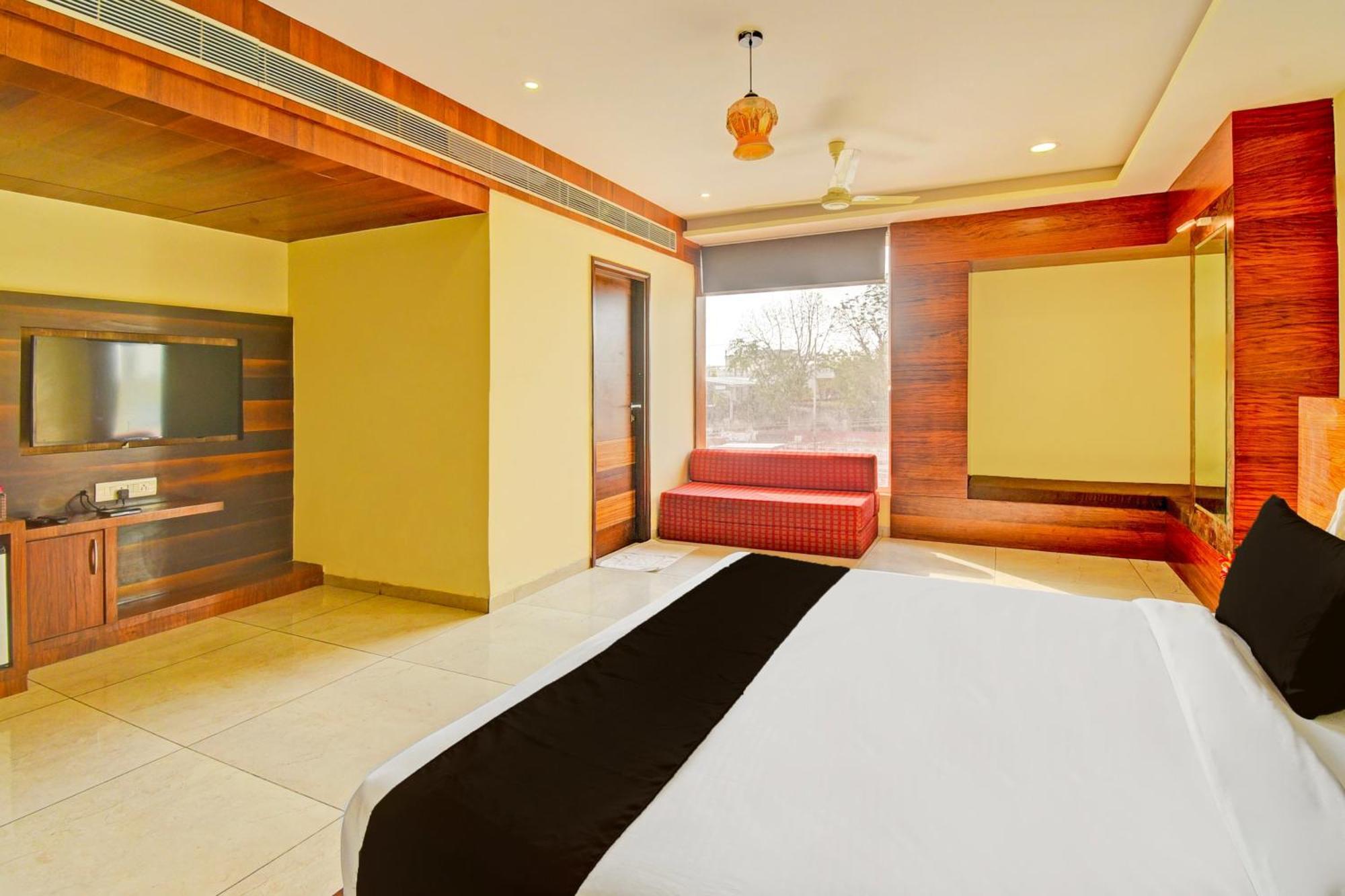 Hotel Golden Eagle By Wizowll Group Of And Banquet Jaipur