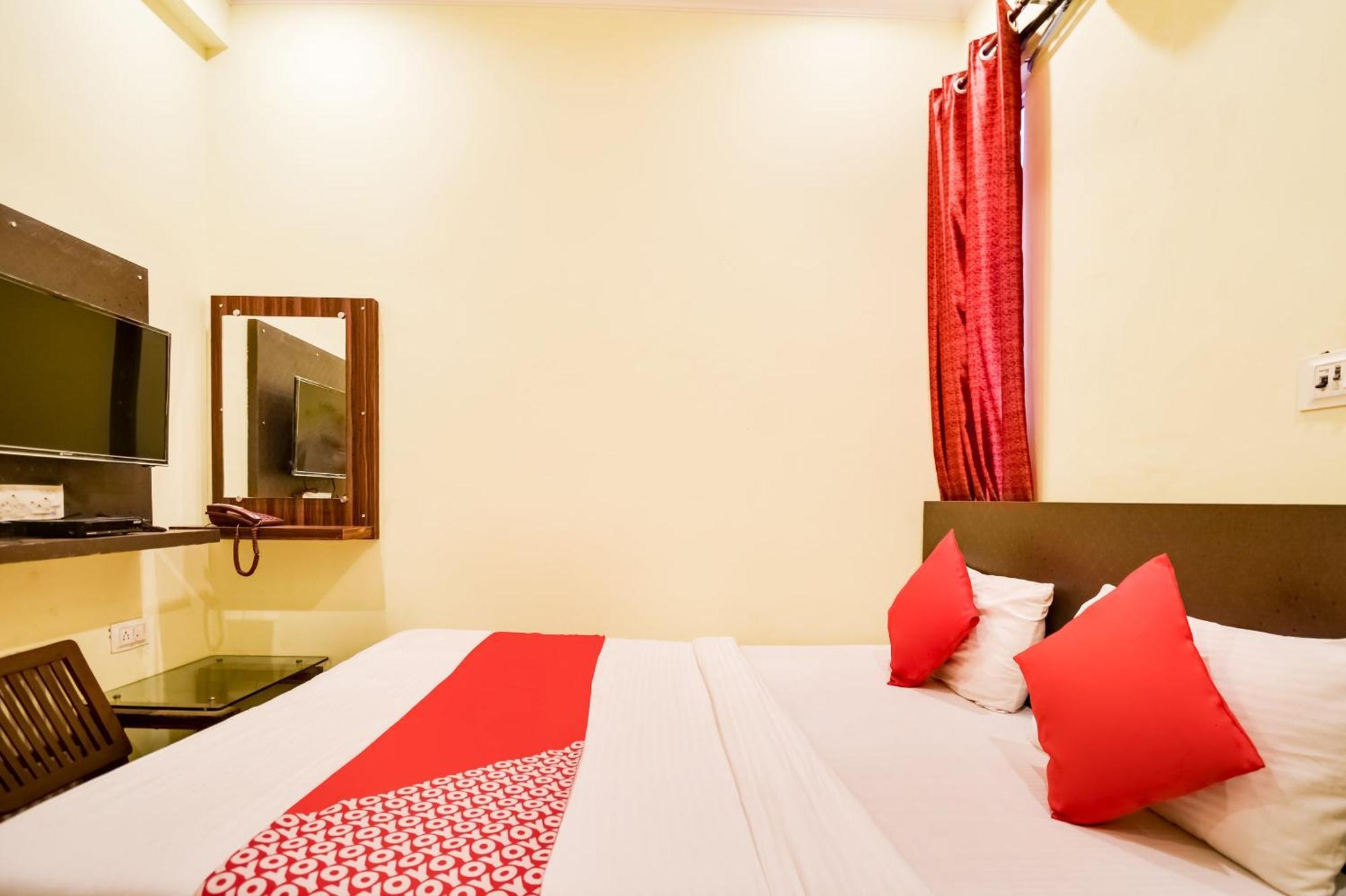 Hotel Govindam Plaza 2*