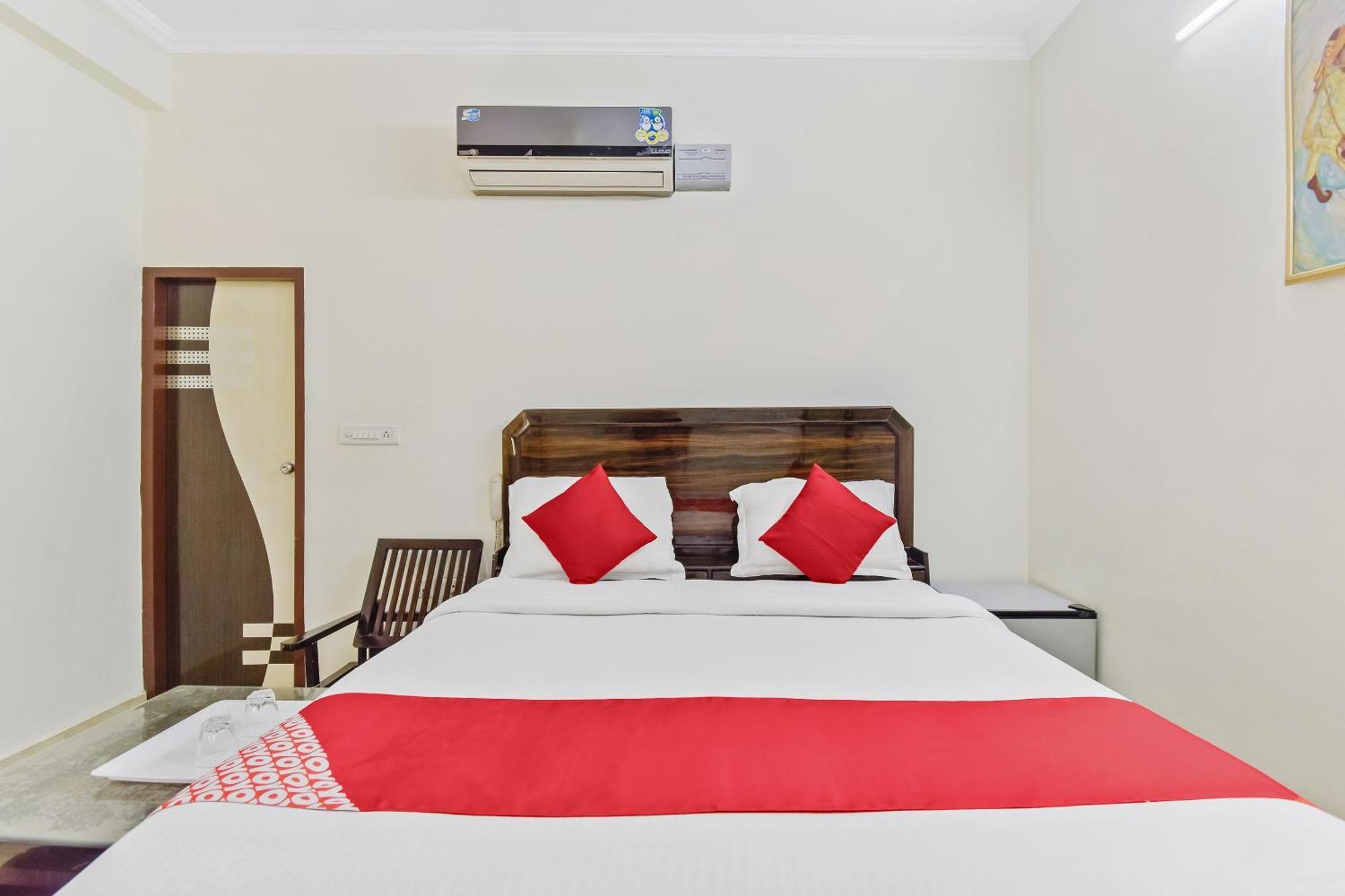 O Ekta My Hotel 3*