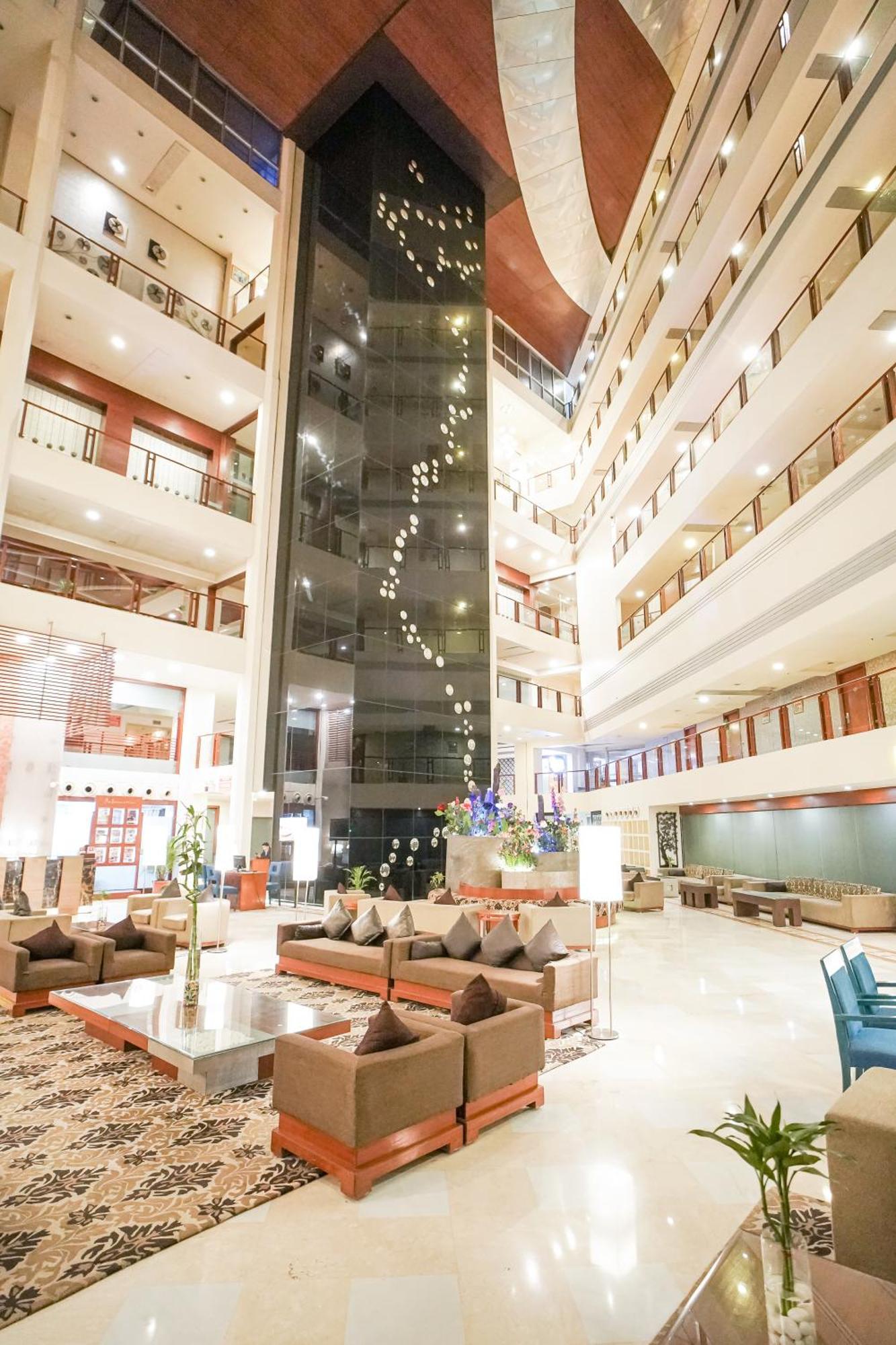 Clarion Bella Casa At Airport 4*