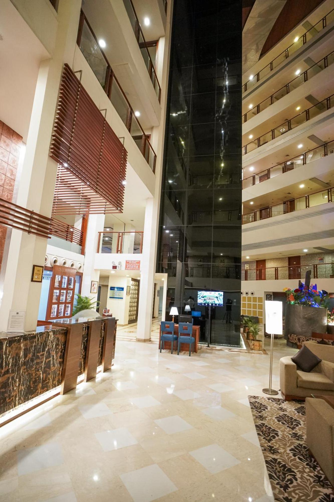 Clarion Bella Casa At Airport Hotel