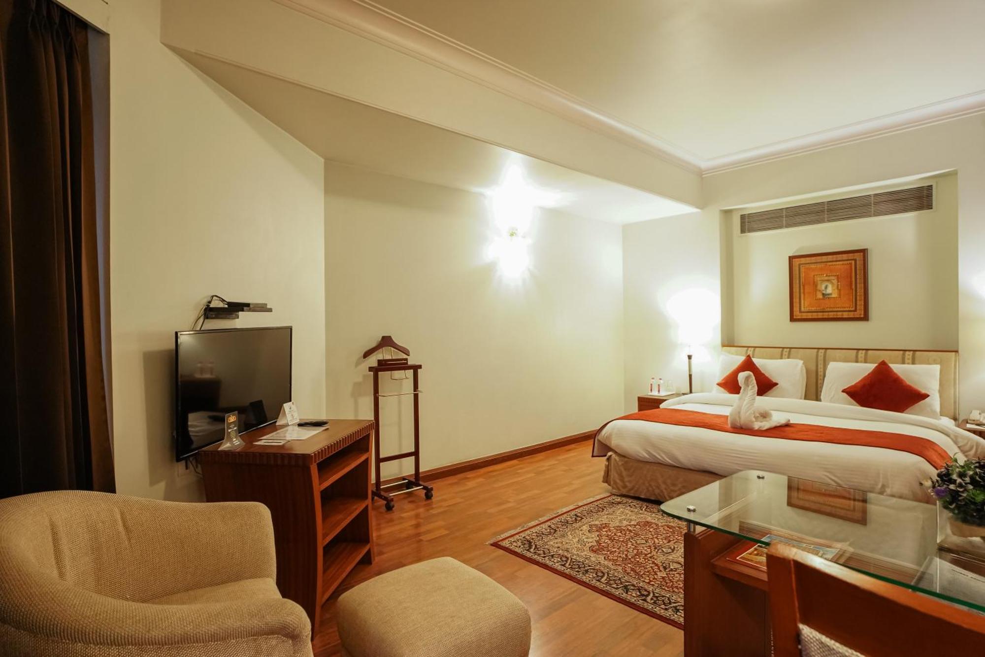 Hotel Clarion Bella Casa At Airport