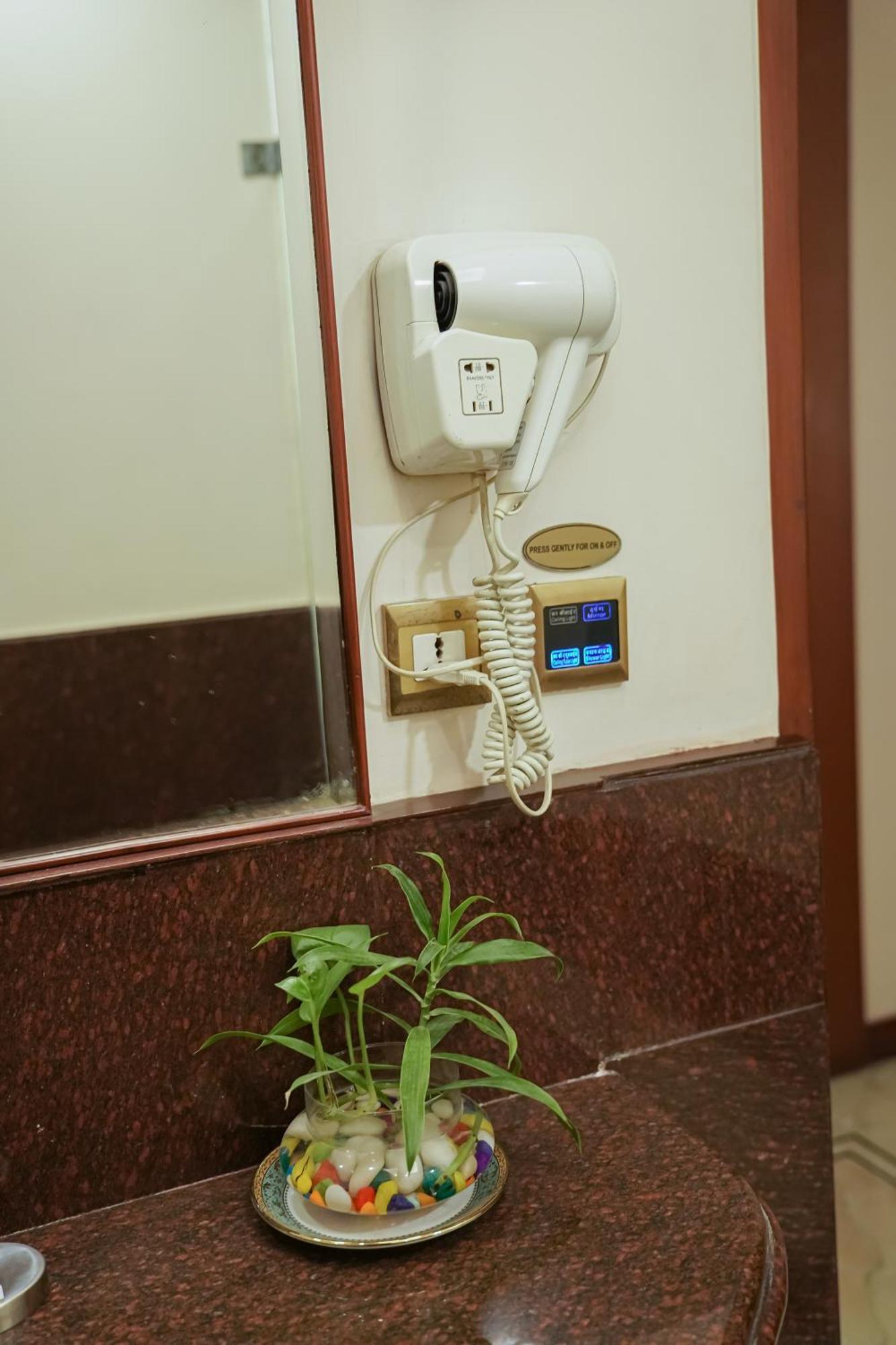 Clarion Bella Casa At Airport 4*