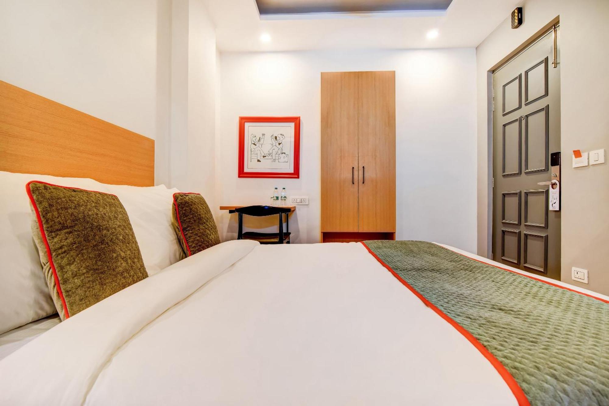 Townhouse Airport Hotel 4*