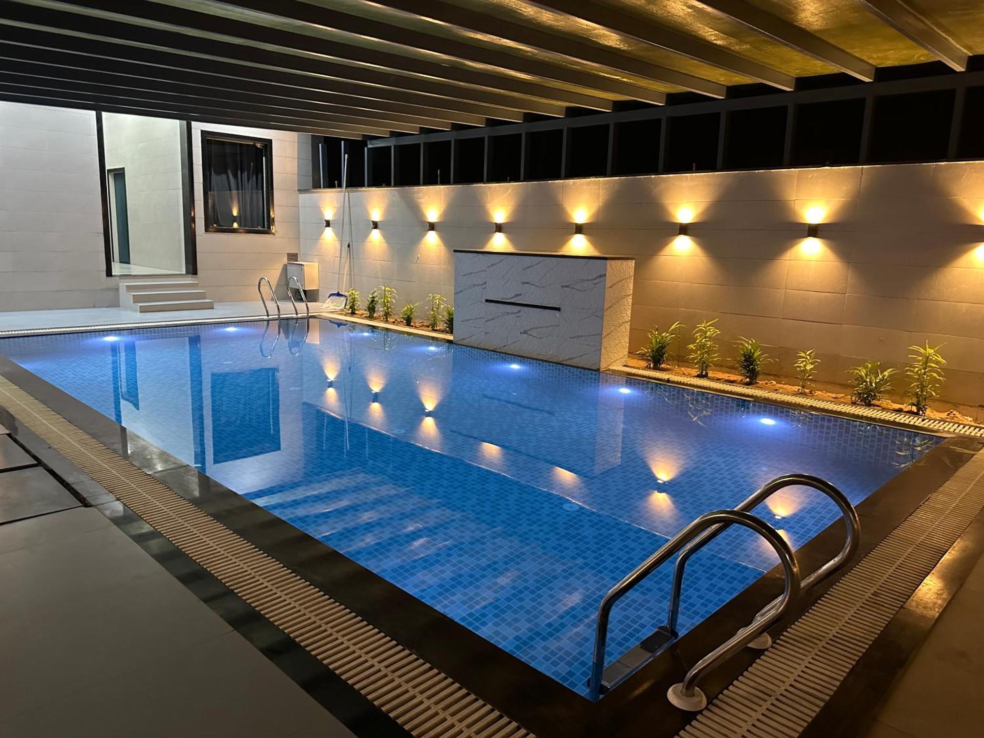 Grazio Outhouse By The Party Citadel, Premium 4bhk With Pool *
