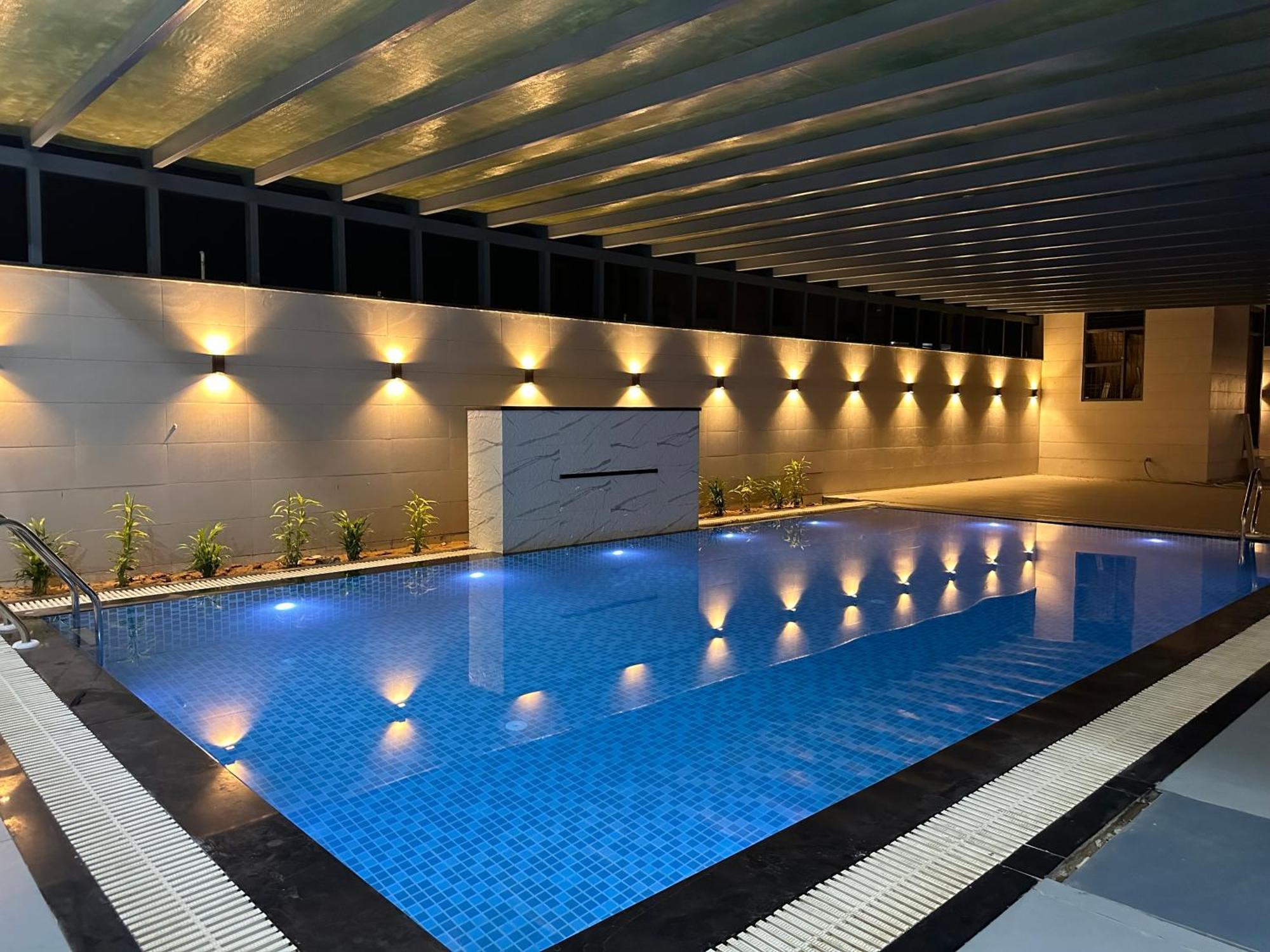 Grazio Outhouse By The Party Citadel, Premium 4bhk With Pool Villa