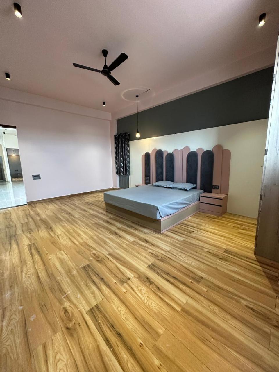 Grazio Outhouse By The Party Citadel, Premium 4bhk With Pool Jaipur