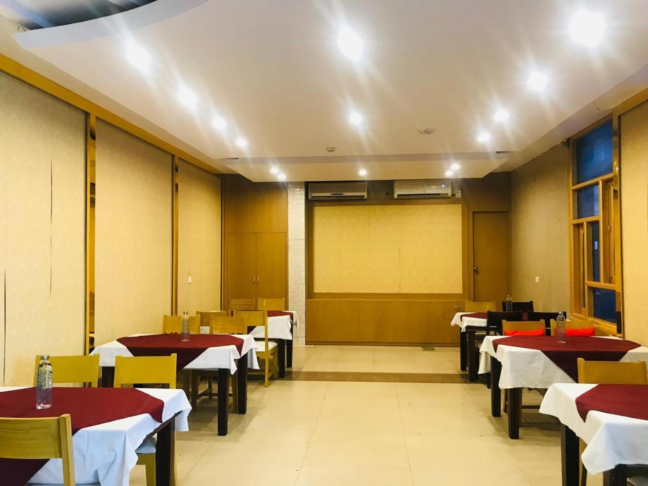 Hotel Tulip Palm Jaipur