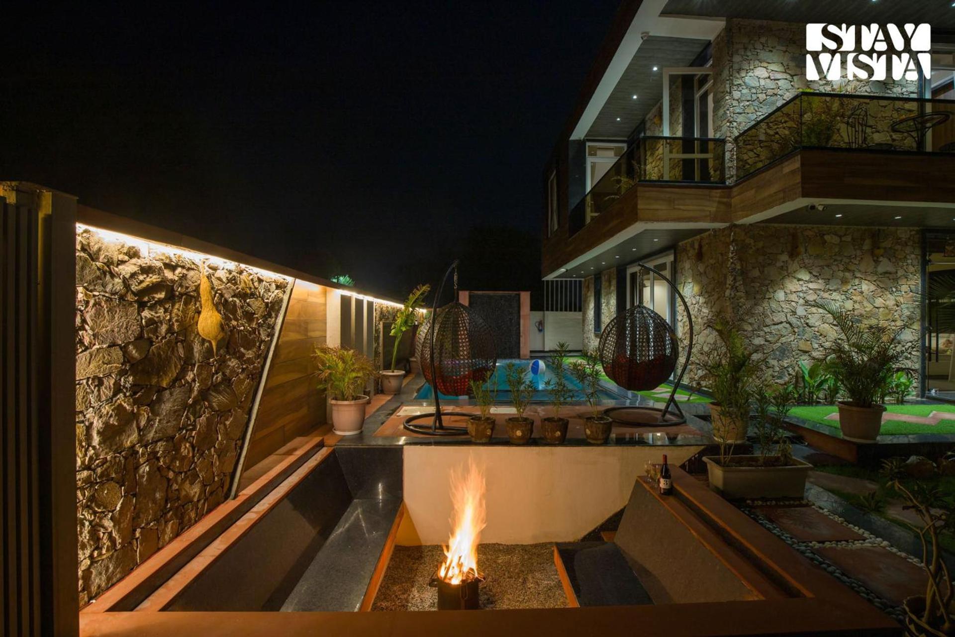 Villa Stayvista At Talin Farms With Mountain View, Pool