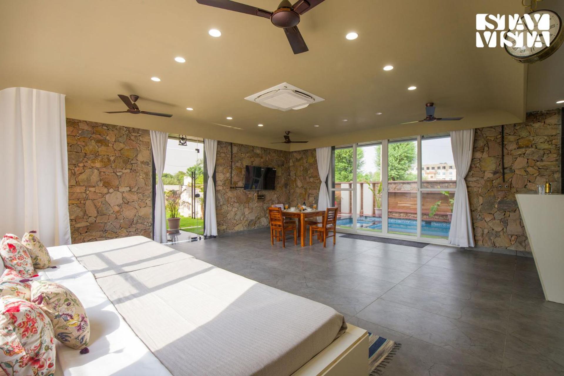 Stayvista At Talin Farms With Mountain View, Pool * Jaipur