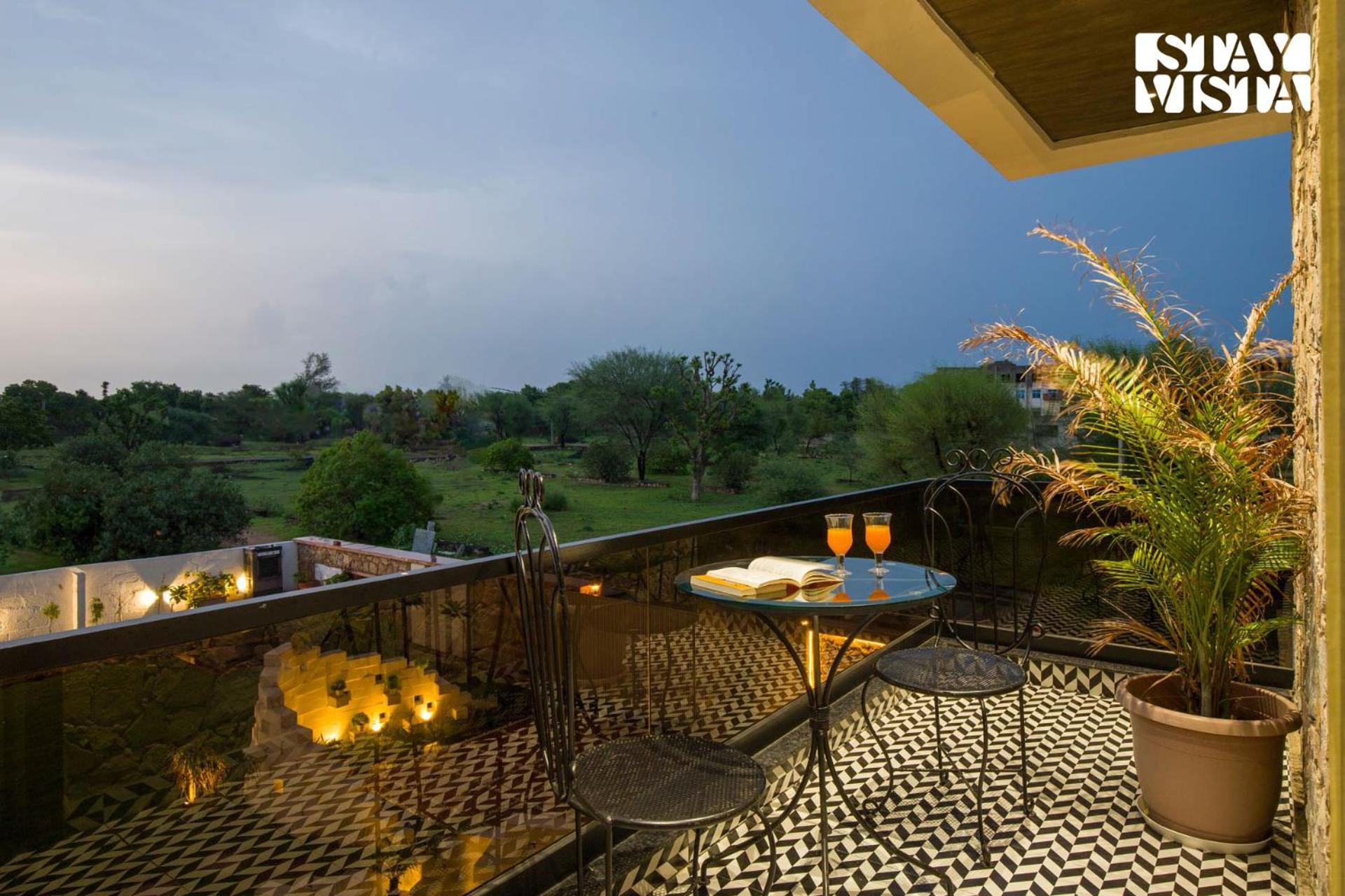 Stayvista At Talin Farms With Mountain View, Pool Jaipur