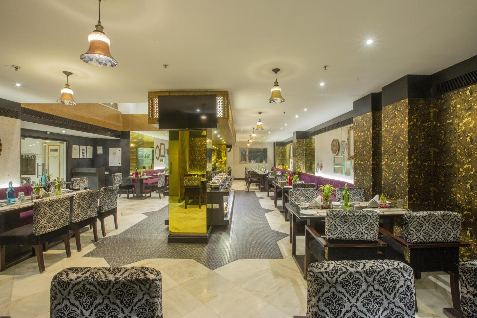 Hotel Vesta Maurya Palace