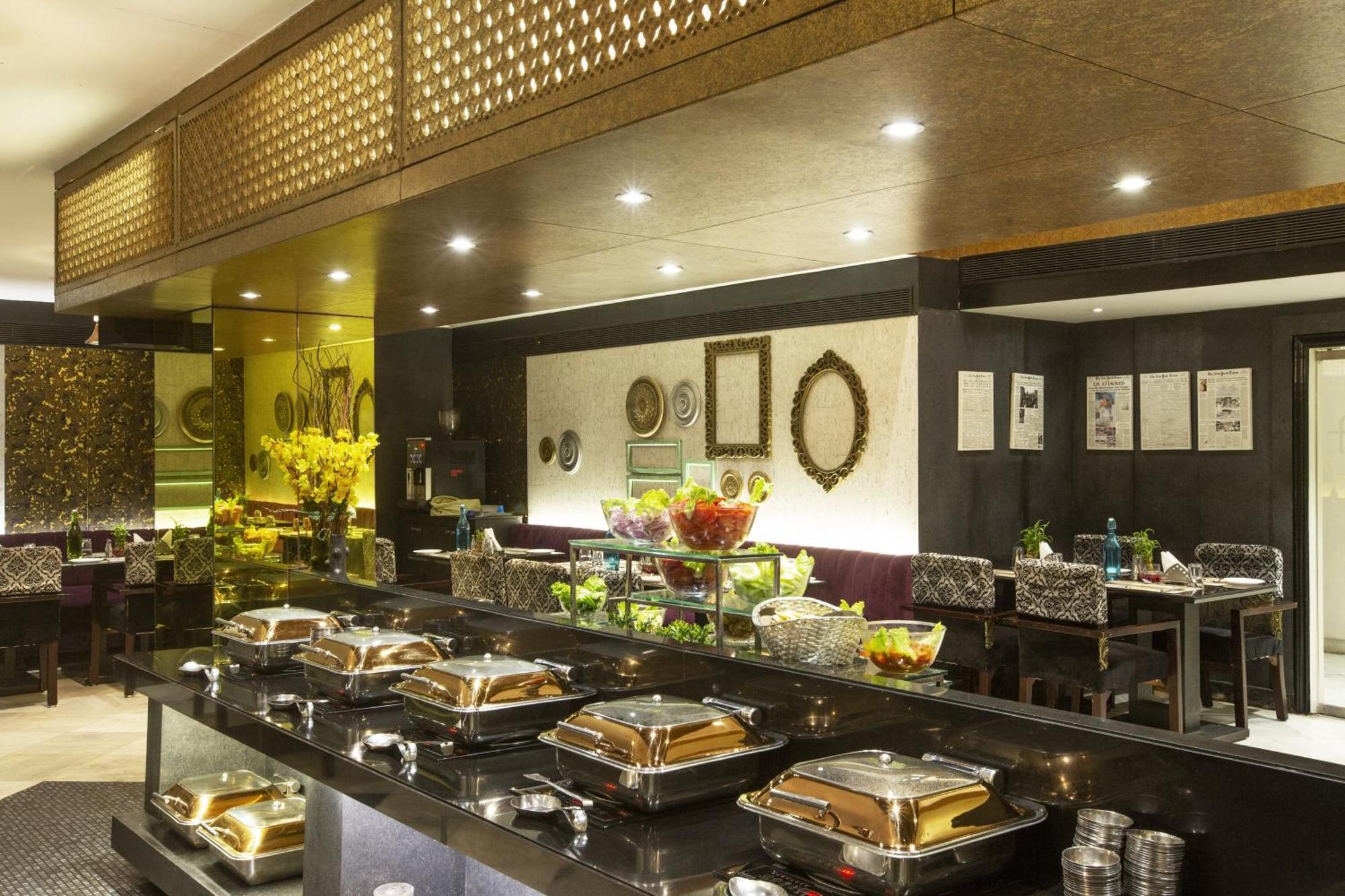 Vesta Maurya Palace Hotel 4*