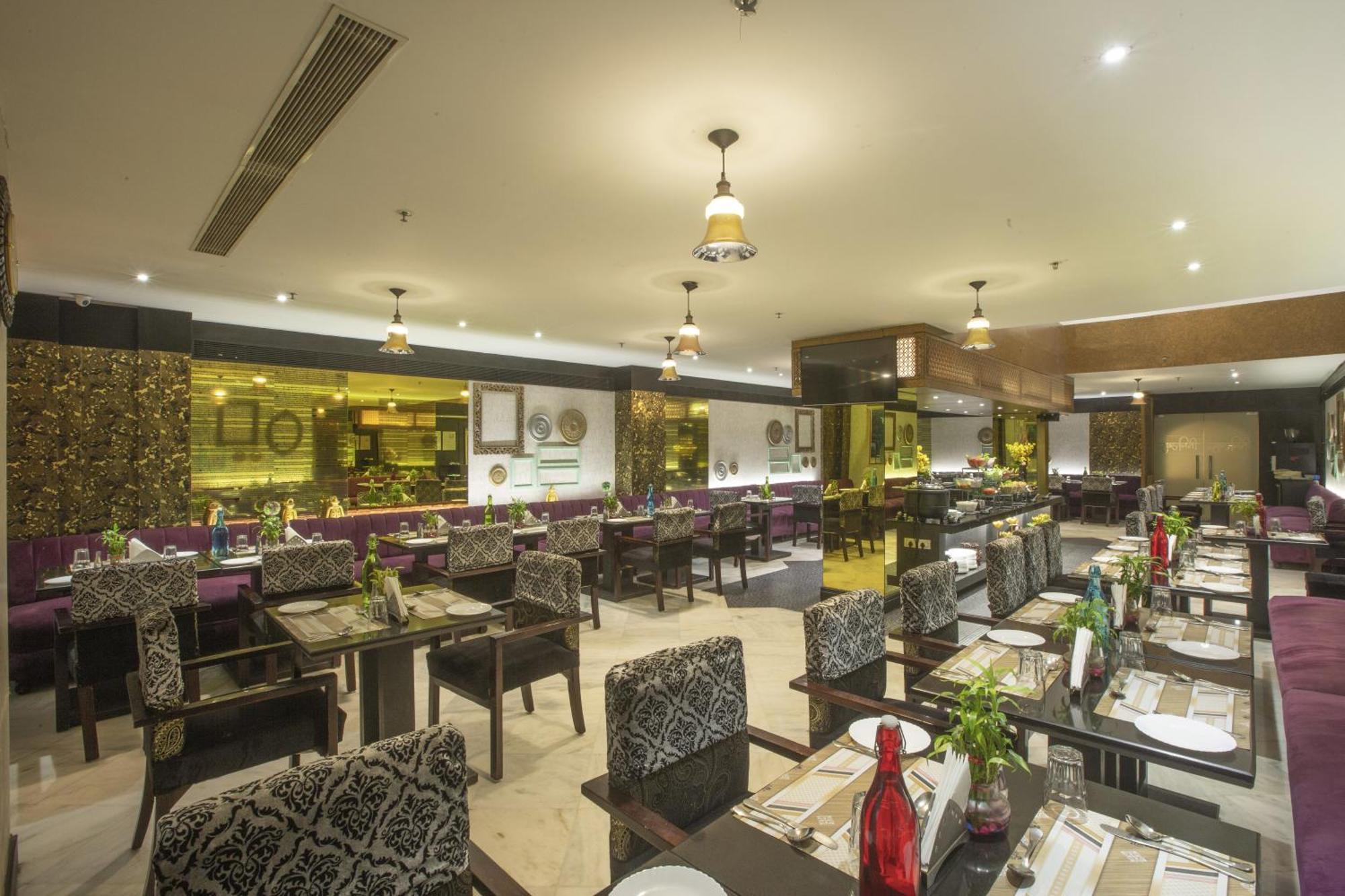 Hotel Vesta Maurya Palace