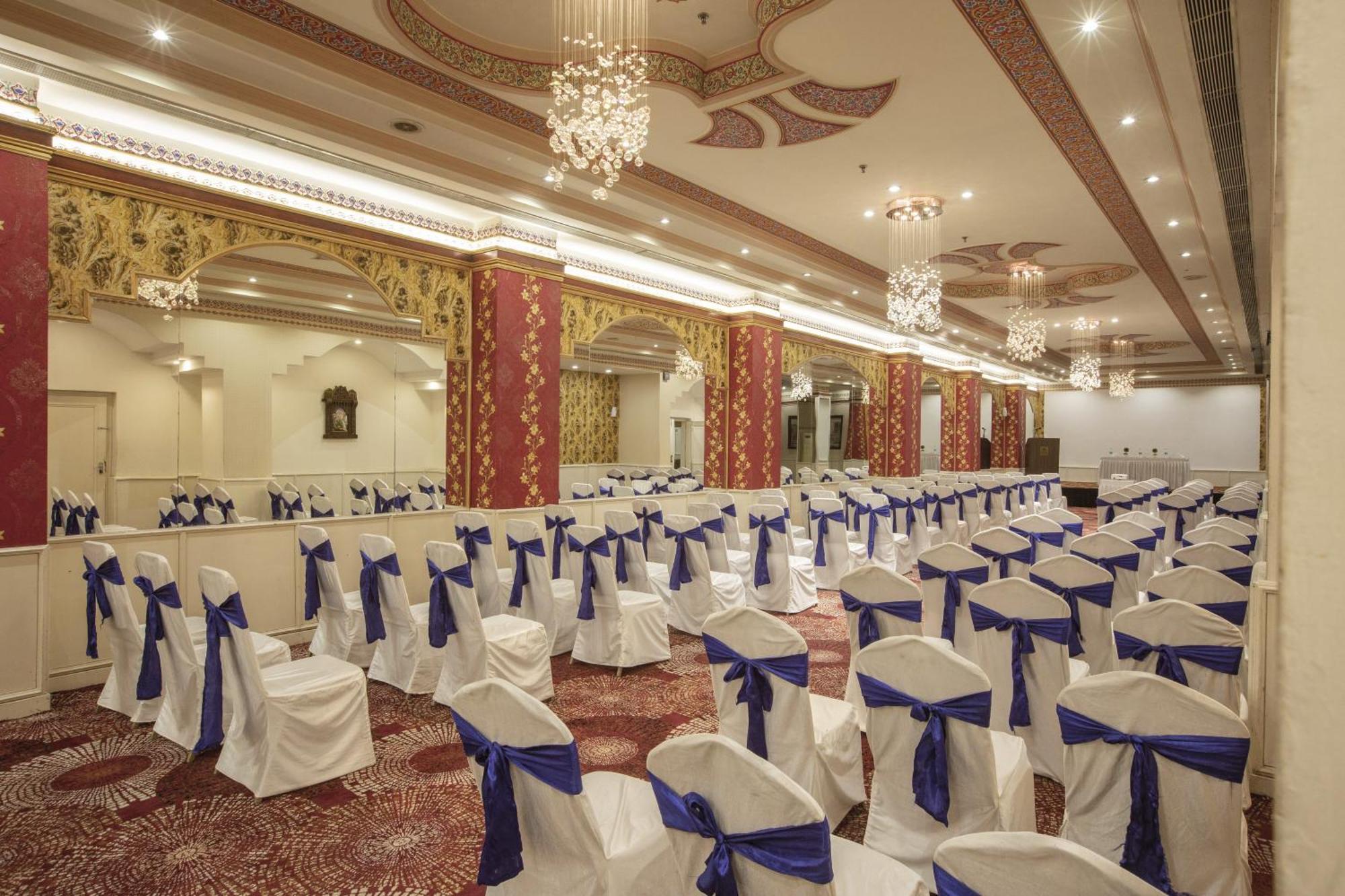 Vesta Maurya Palace Hotel