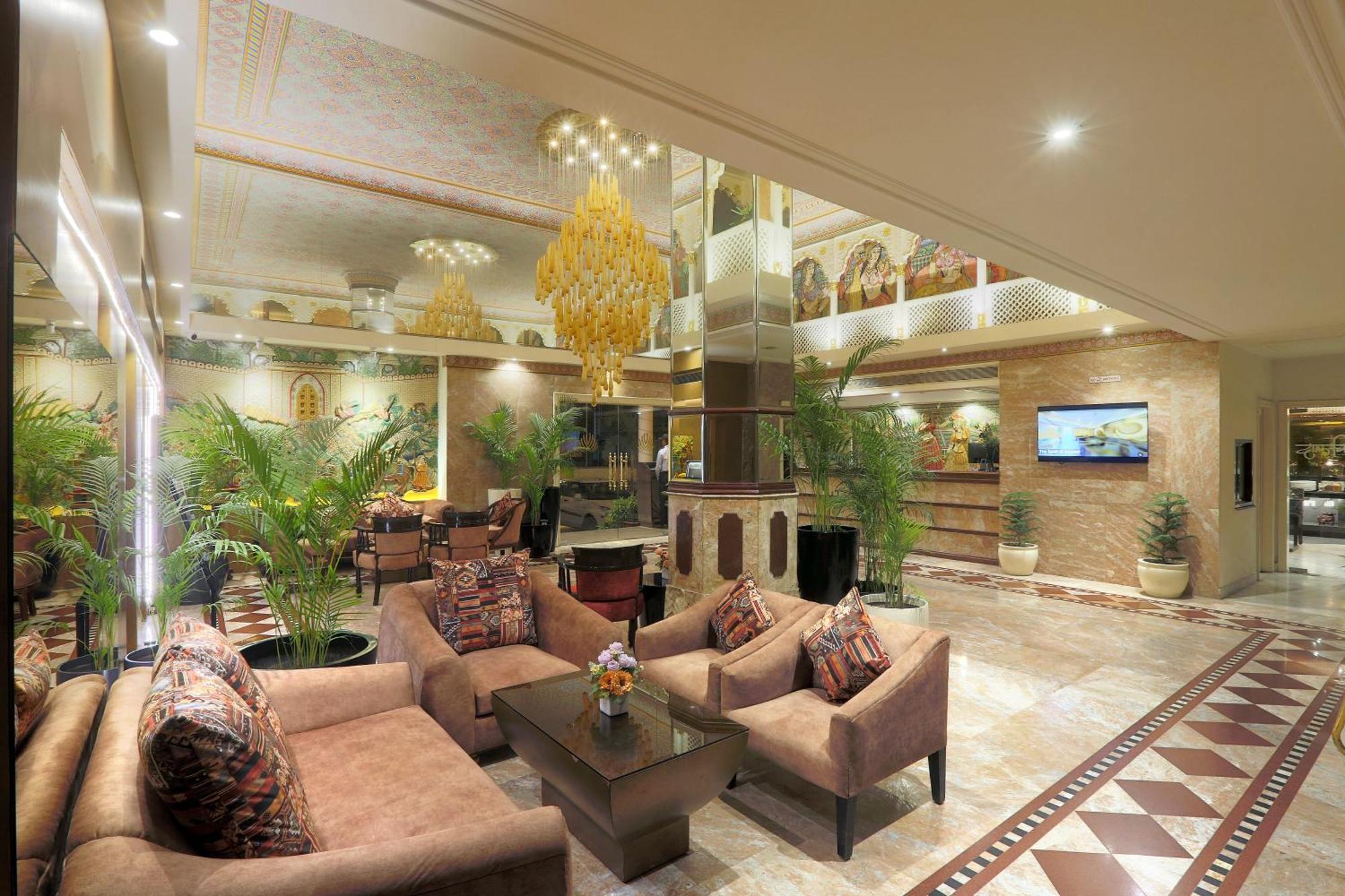 Vesta Maurya Palace Hotel 4*