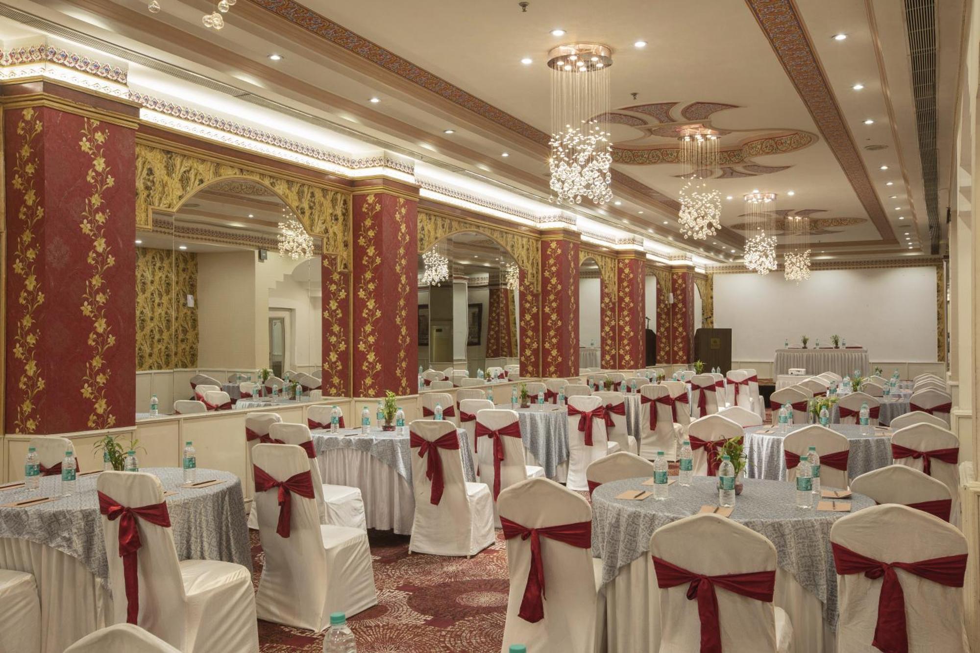 Hotel Vesta Maurya Palace 4*
