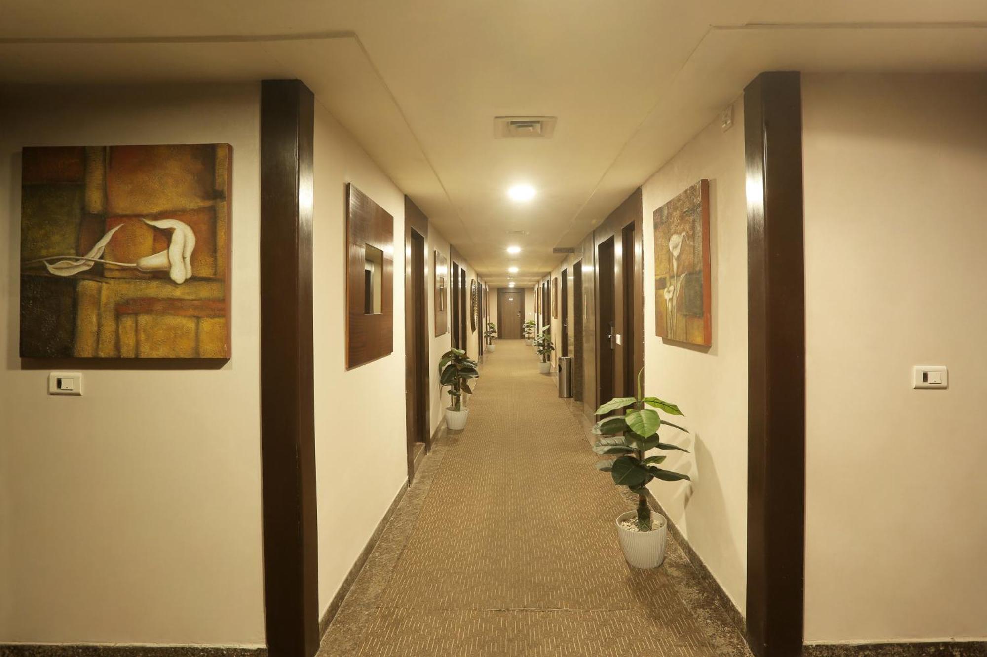 Vesta Maurya Palace 4*