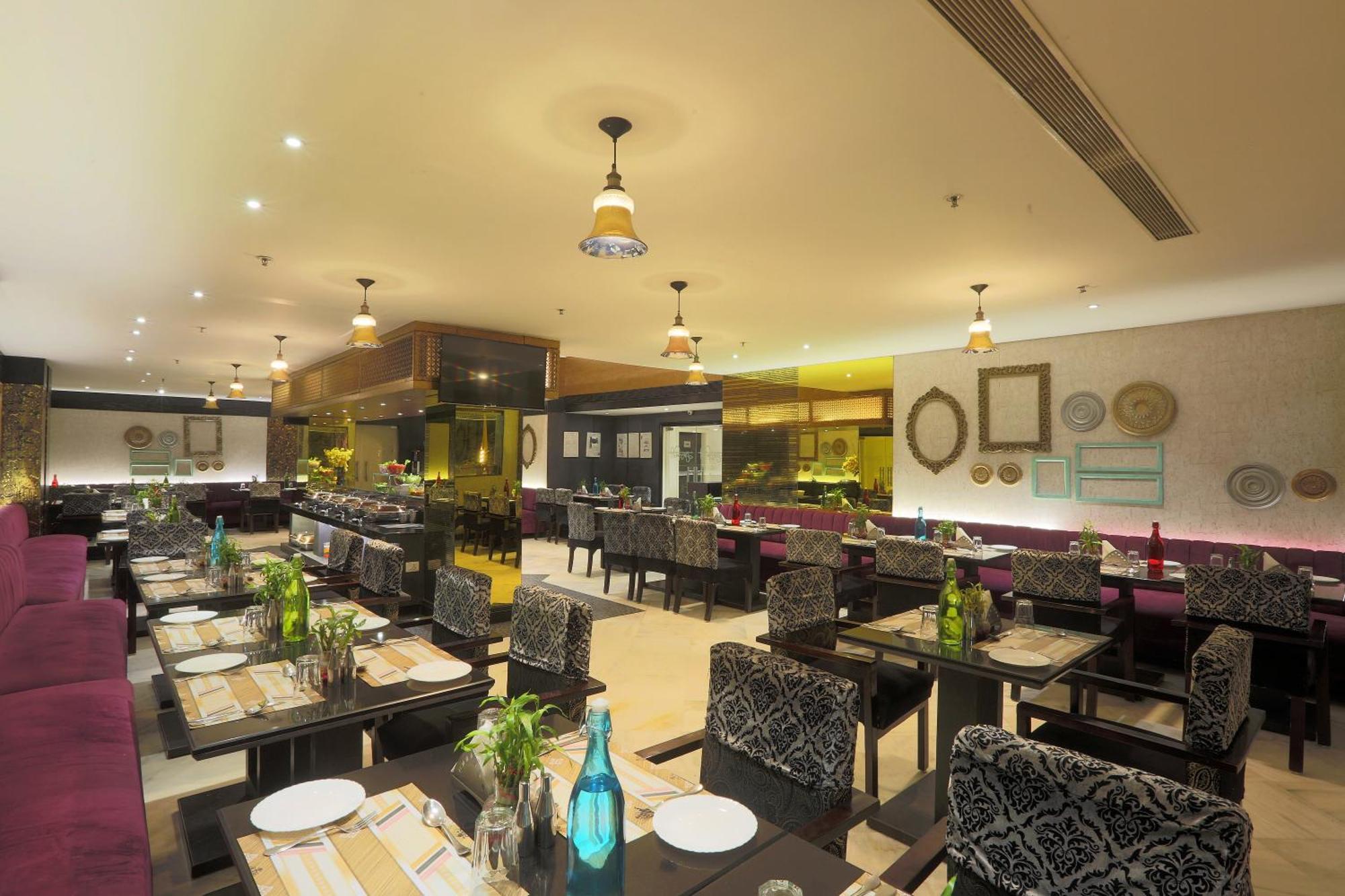 Vesta Maurya Palace Hotel 4*