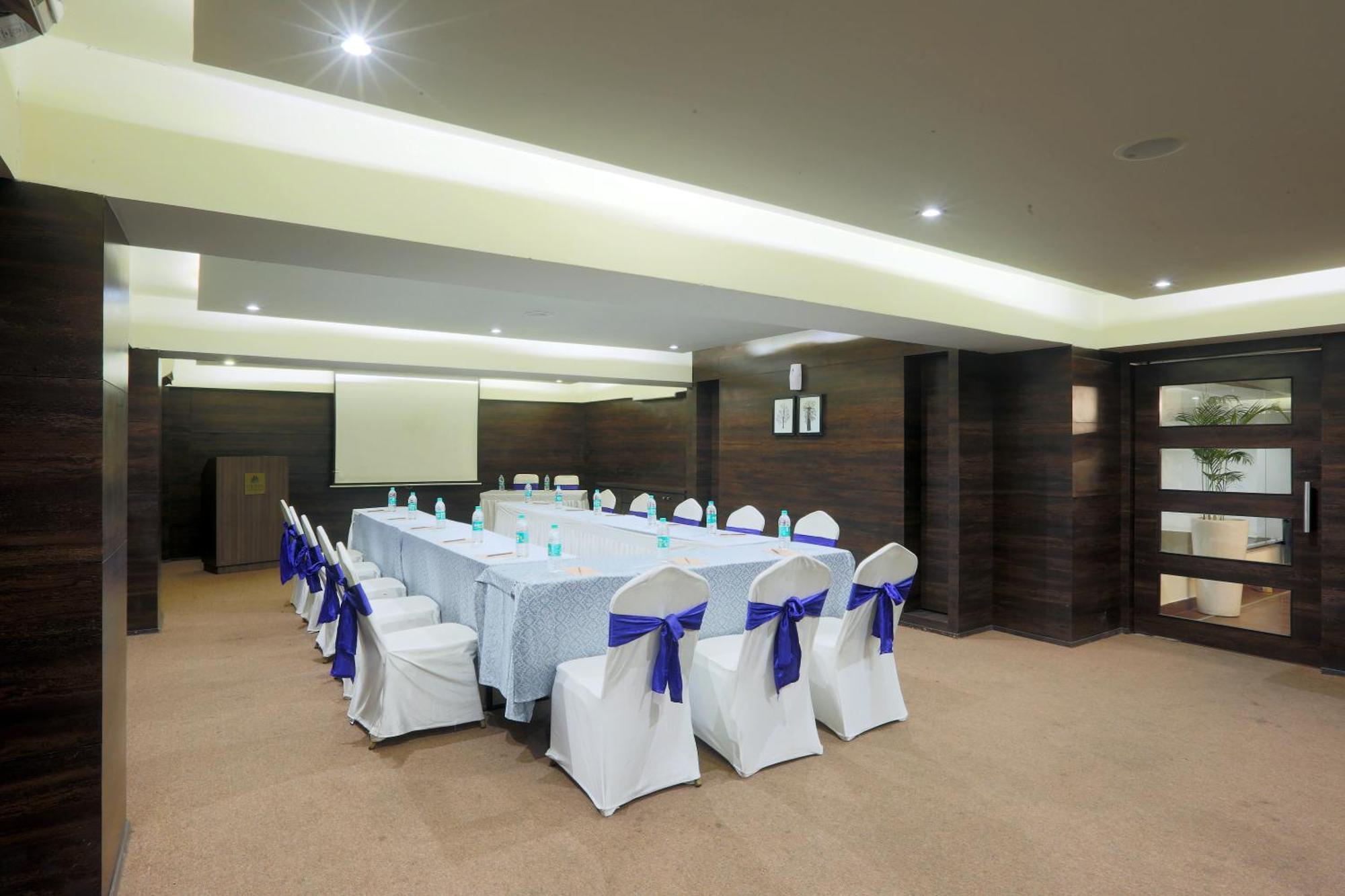 Hotel Vesta Maurya Palace