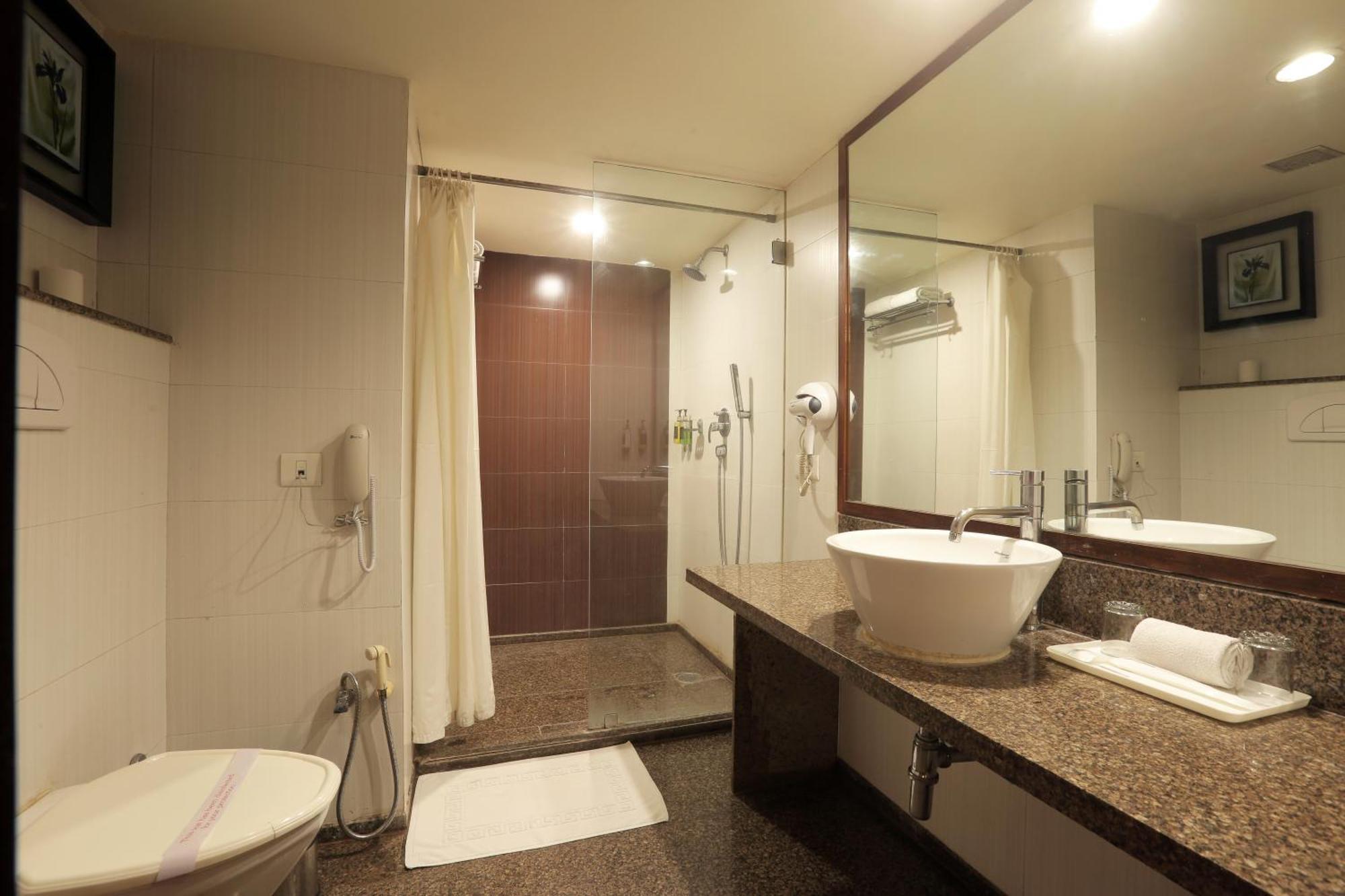 Vesta Maurya Palace Hotel