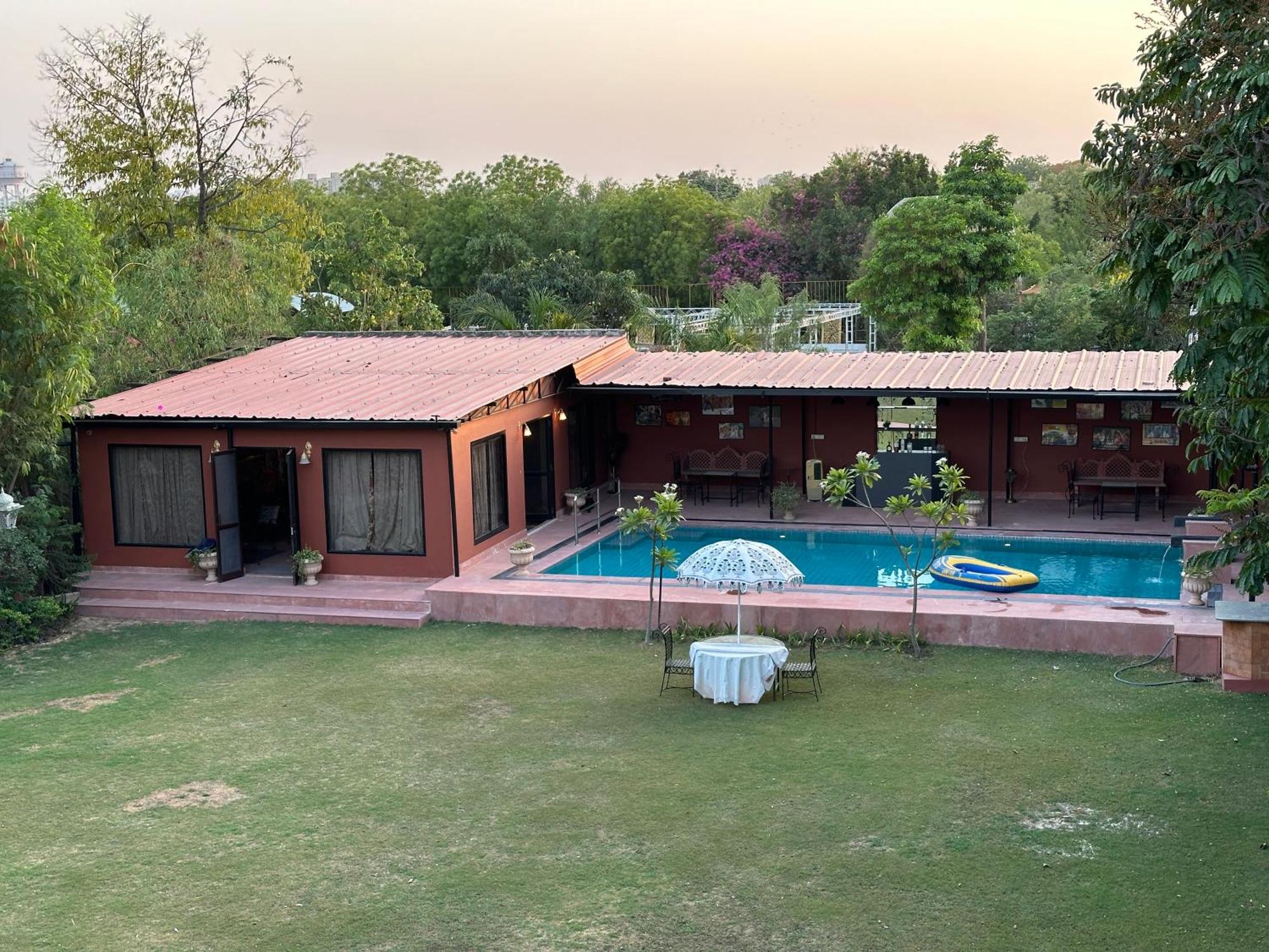 Chalet Om Kanta Farms