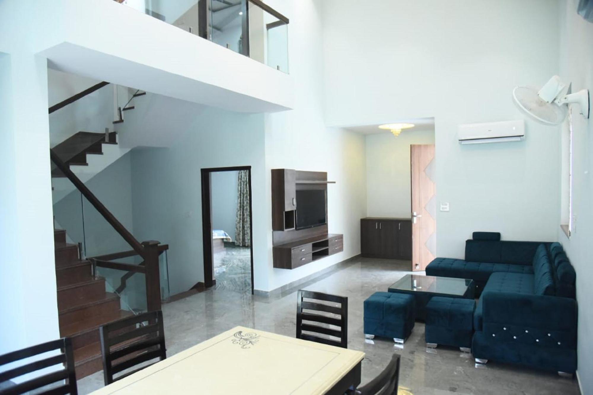 Raj Farms Luxury And Private Pool Near Kukus Jaipur