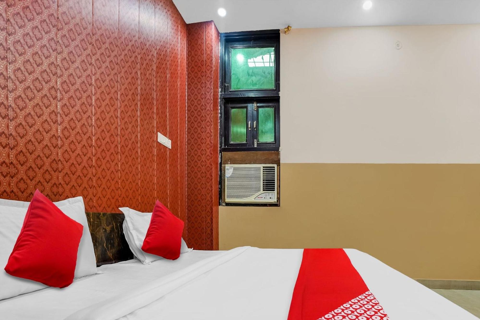 O Swastik & Restaurant Hotel 4*