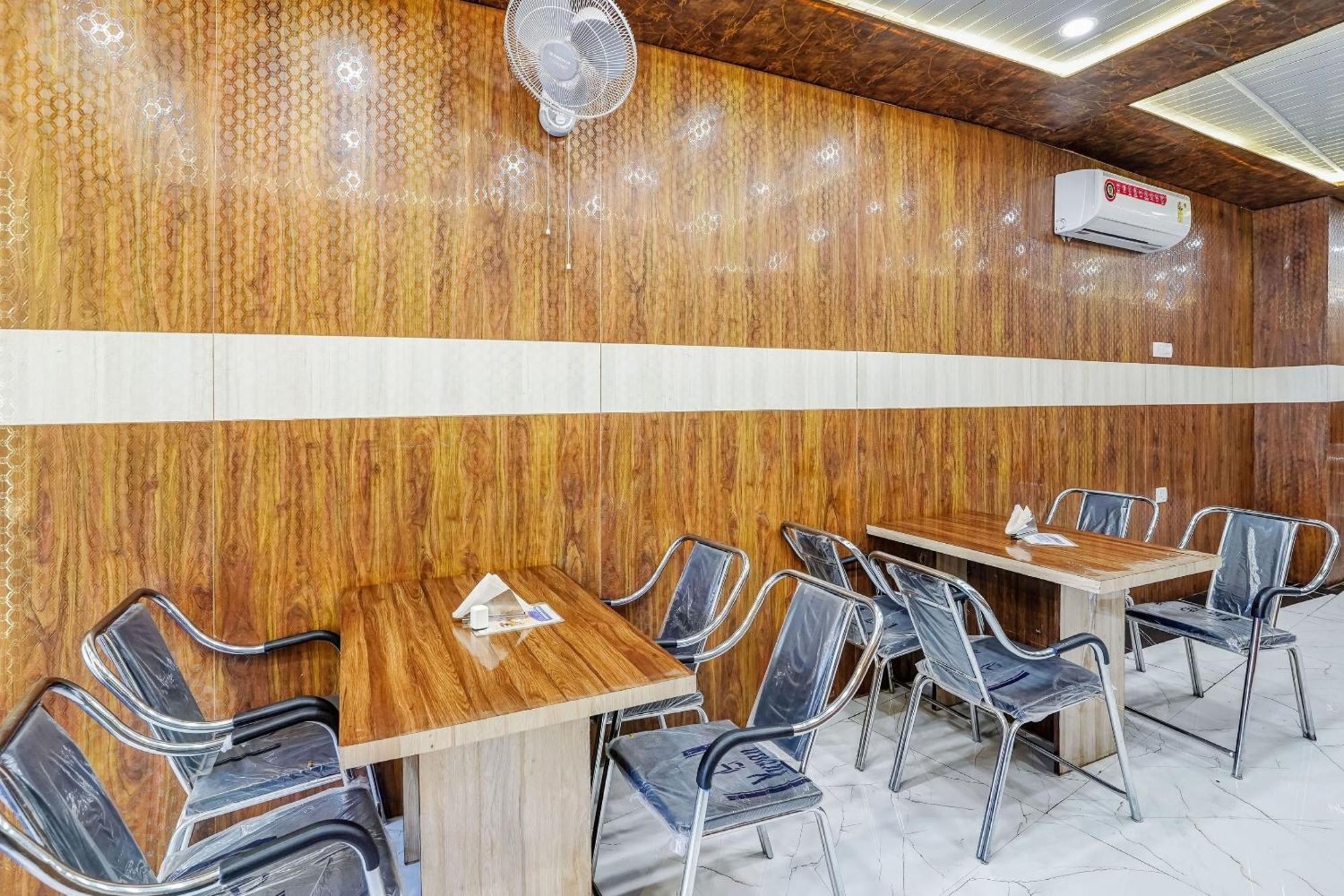 O Swastik & Restaurant Hotel