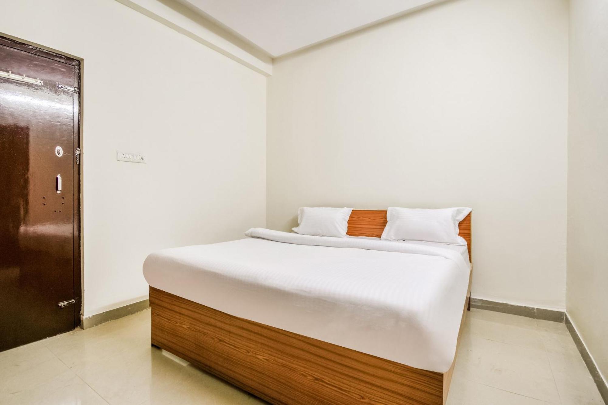 Hotel O Raj Niwas 3*