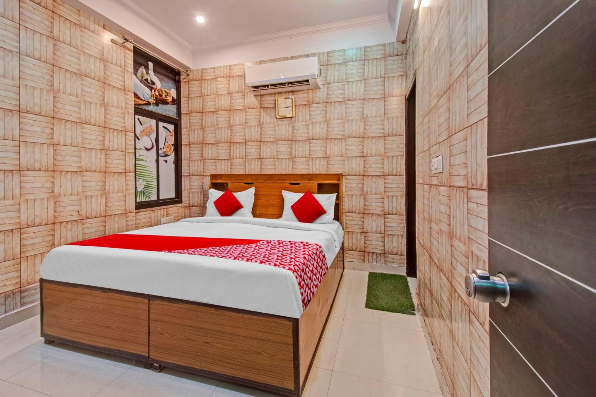 Hotel O Rawat Palace