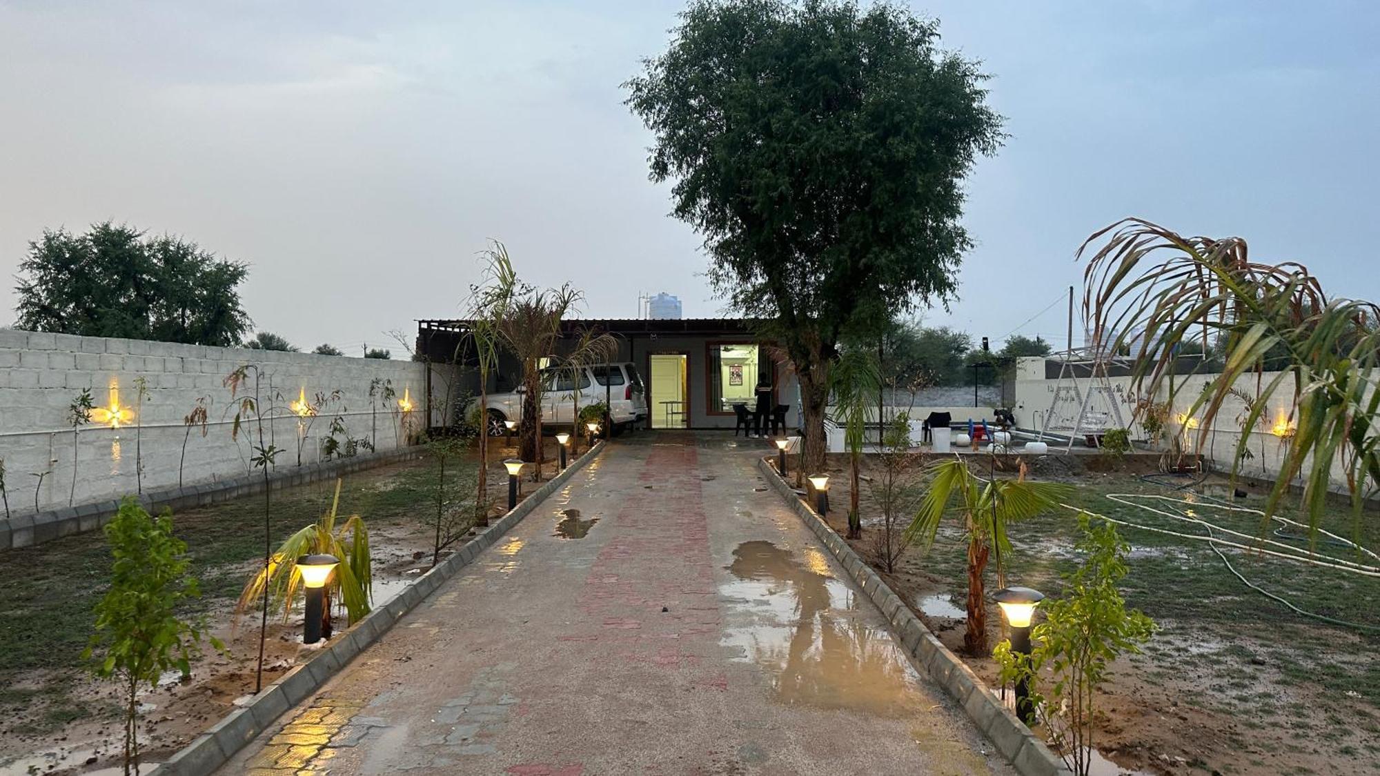 Farm stay Blue Wind Palms And Jaipur