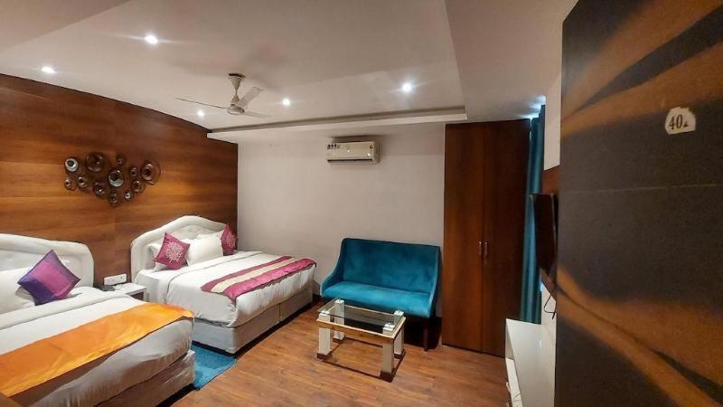 Meenakshi Palace Hotel