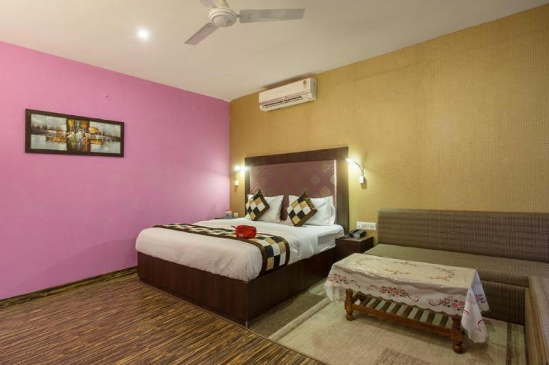 Meenakshi Palace Hotel