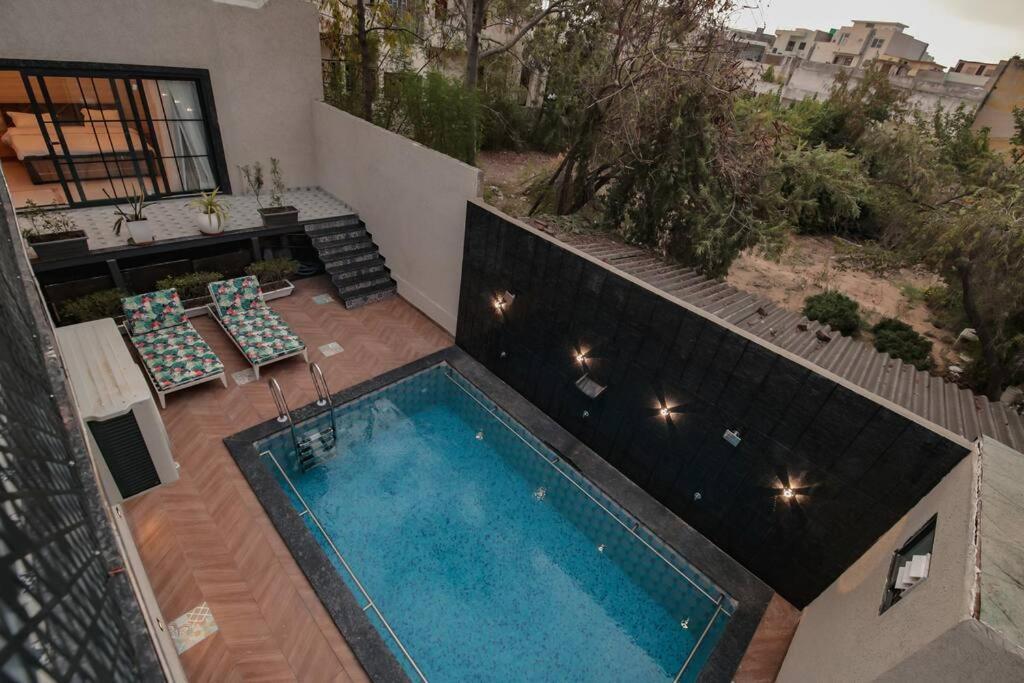 Holiday home Saiba Outhouse- 4 Bed Room- Pool- Theatre- Partyhall- Garden & Terrace Sitting Area