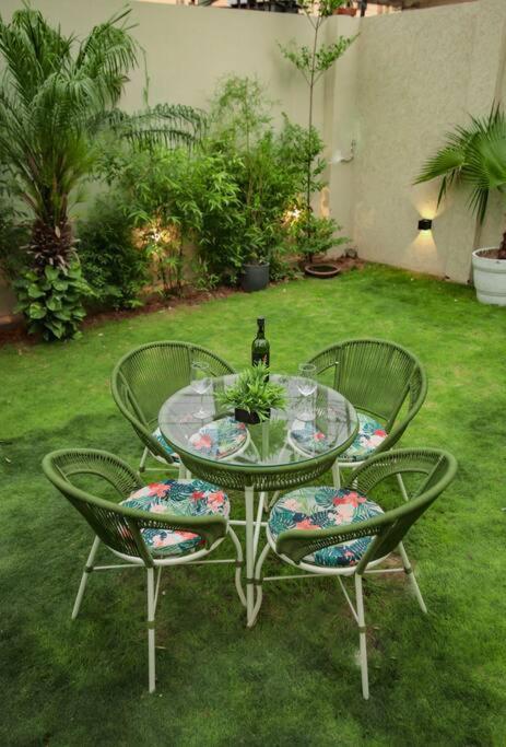 Holiday home Saiba Outhouse- 4 Bed Room- Pool- Theatre- Partyhall- Garden & Terrace Sitting Area *