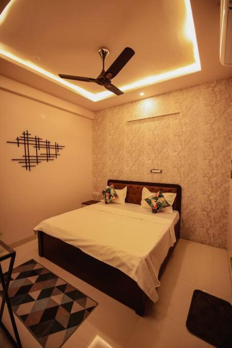 Holiday home Saiba Outhouse- 4 Bed Room- Pool- Theatre- Partyhall- Garden & Terrace Sitting Area Jaipur