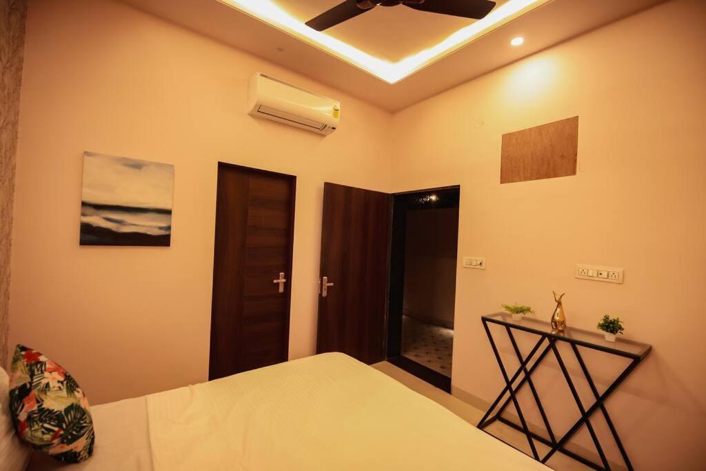 Holiday home Saiba Outhouse- 4 Bed Room- Pool- Theatre- Partyhall- Garden & Terrace Sitting Area Jaipur