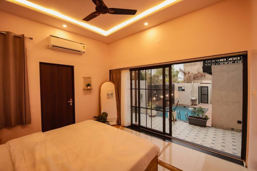 Saiba Outhouse- 4 Bed Room- Pool- Theatre- Partyhall- Garden & Terrace Sitting Area * Jaipur