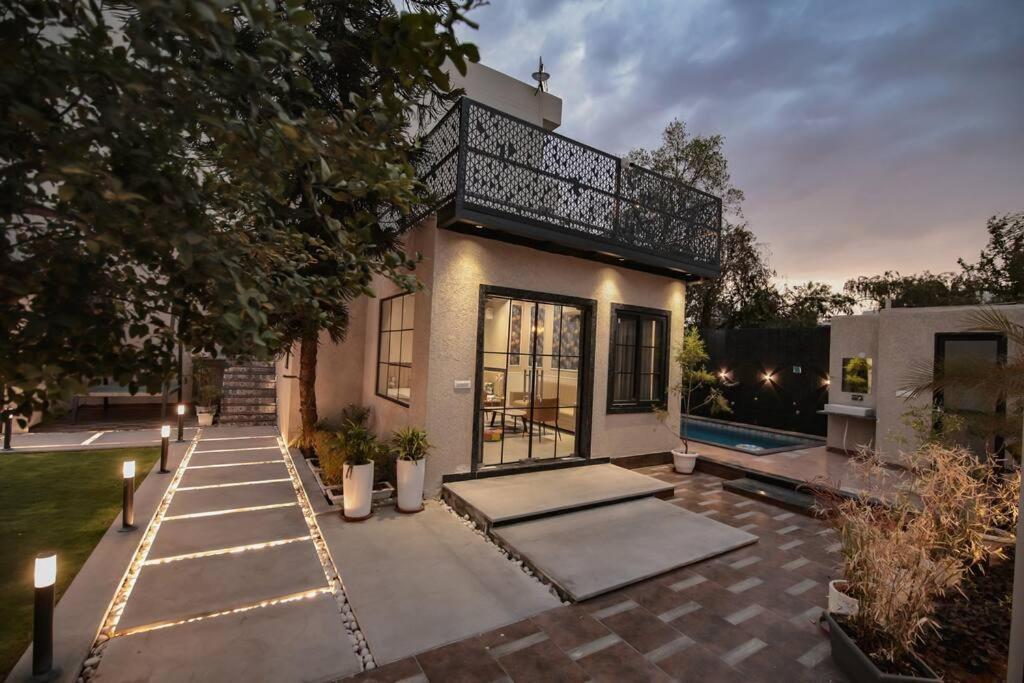 Saiba Outhouse- 4 Bed Room- Pool- Theatre- Partyhall- Garden & Terrace Sitting Area Holiday home *