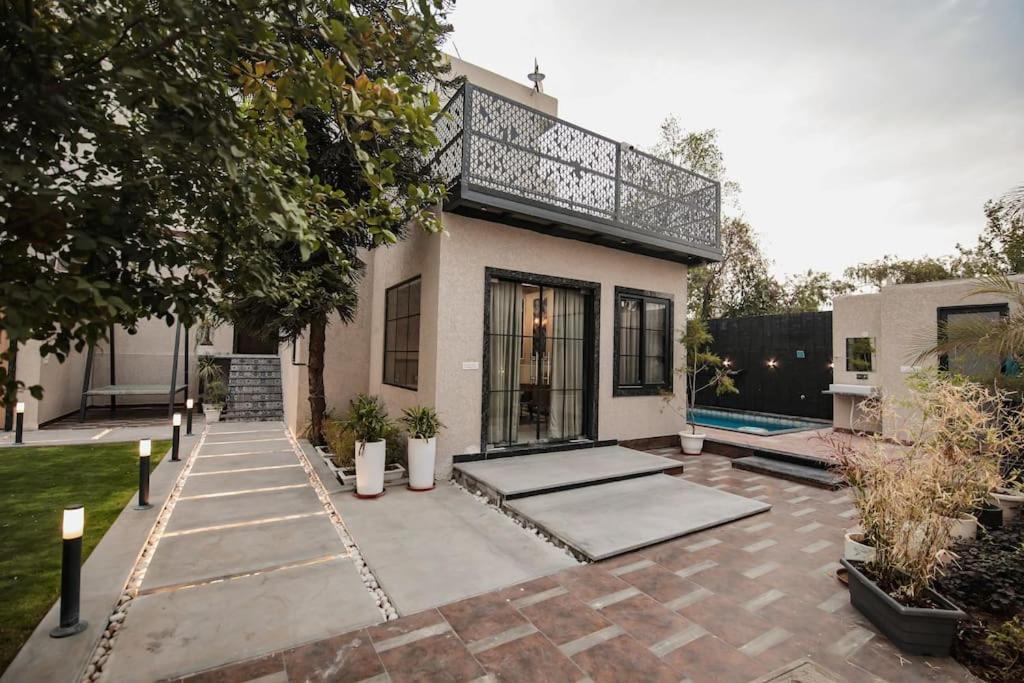 Holiday home Saiba Outhouse- 4 Bed Room- Pool- Theatre- Partyhall- Garden & Terrace Sitting Area Jaipur