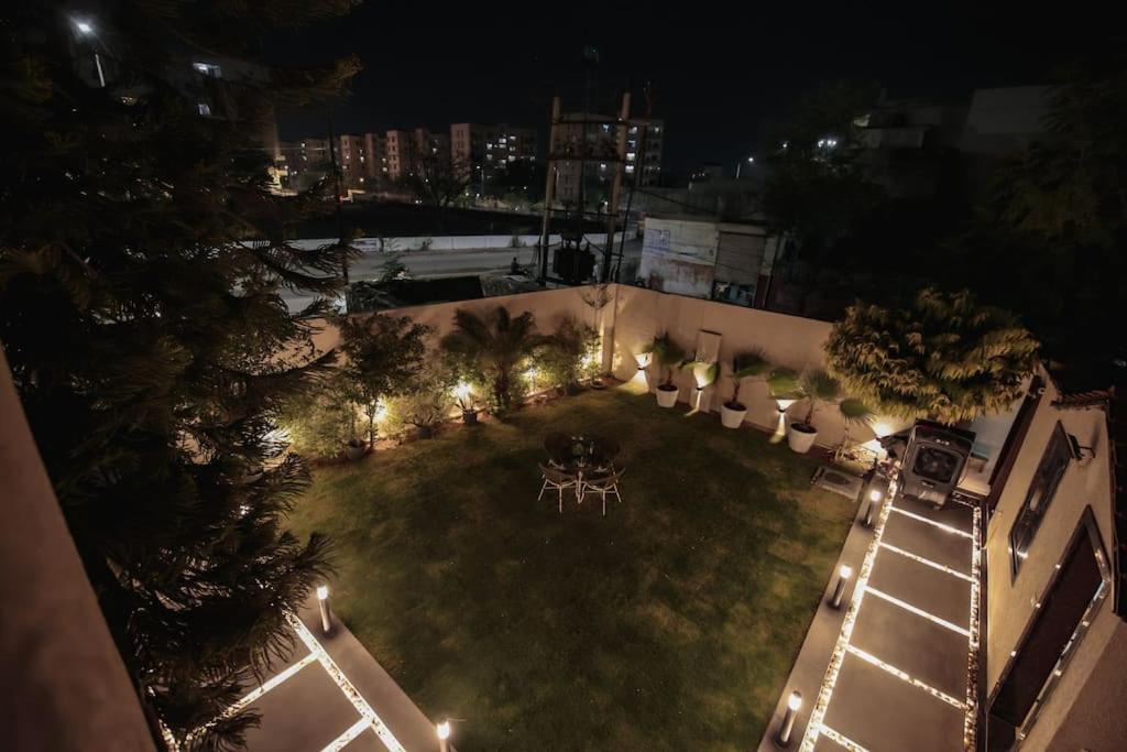 Saiba Outhouse- 4 Bed Room- Pool- Theatre- Partyhall- Garden & Terrace Sitting Area *