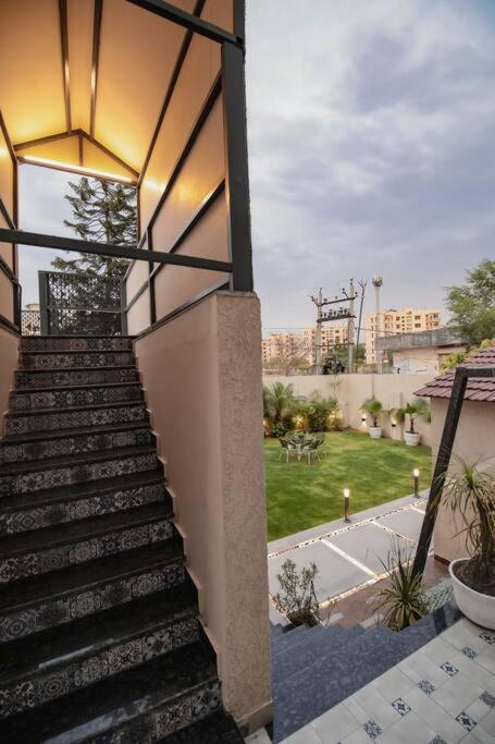 Saiba Outhouse- 4 Bed Room- Pool- Theatre- Partyhall- Garden & Terrace Sitting Area * Jaipur