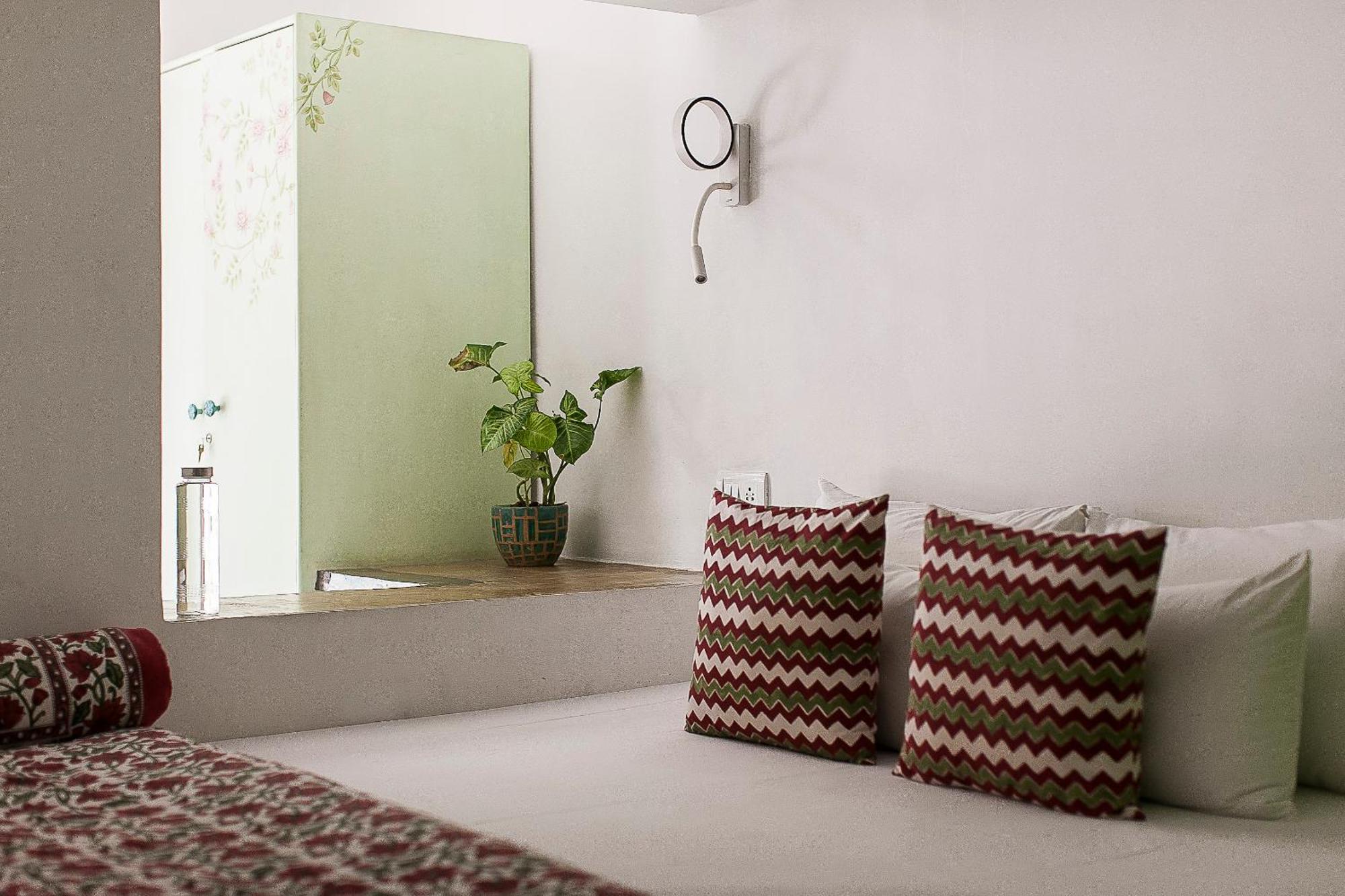 Mukam, Boutique