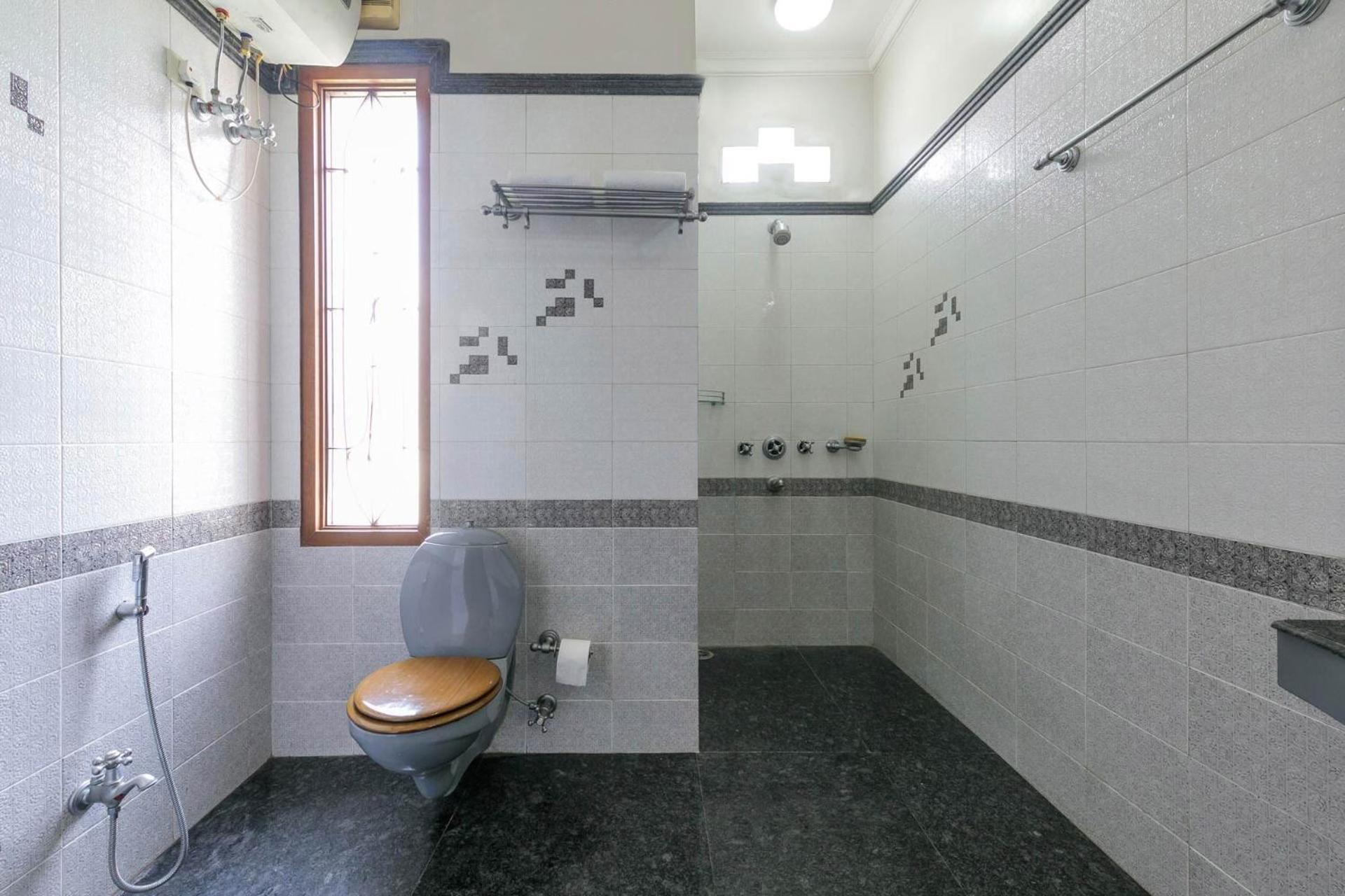 Villa Stayvista's Krishnalaya Mansion: Luxurious Retreat With Indoor Pool & Leisure Amenities