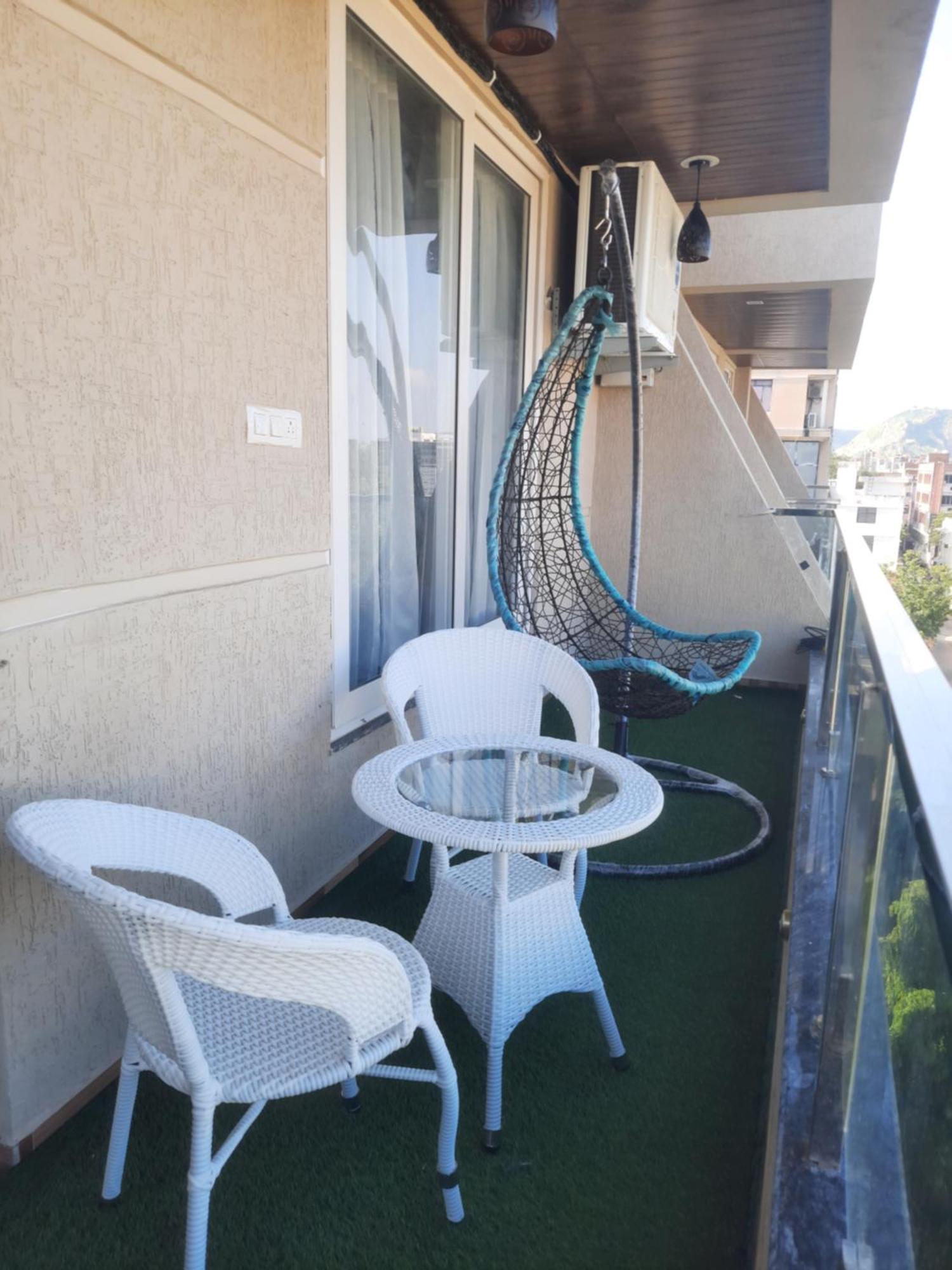 The Emeralds Peak Apartment *