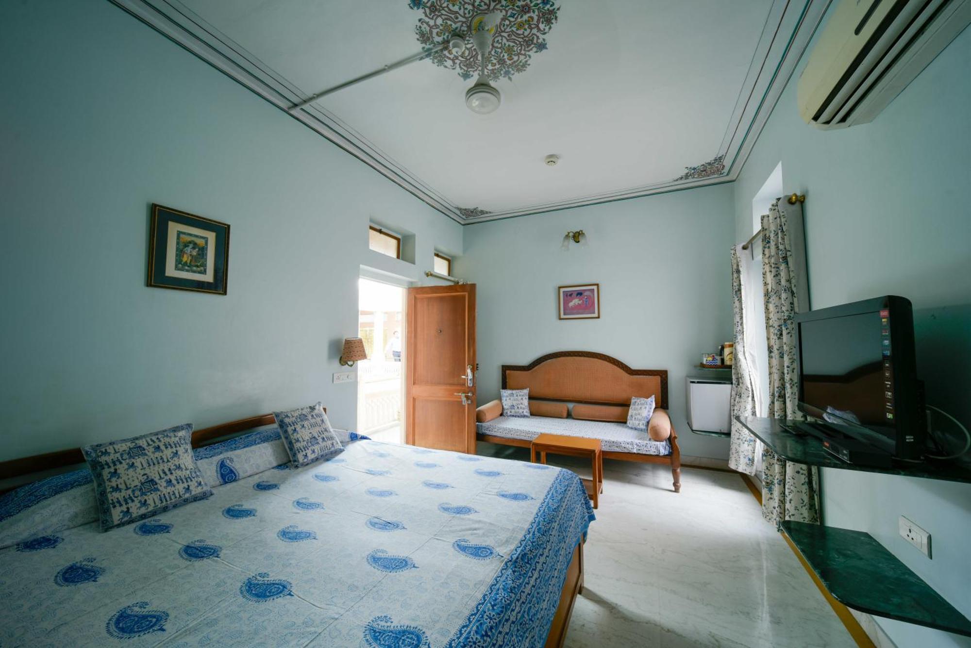 Hotel Arya Niwas 3*