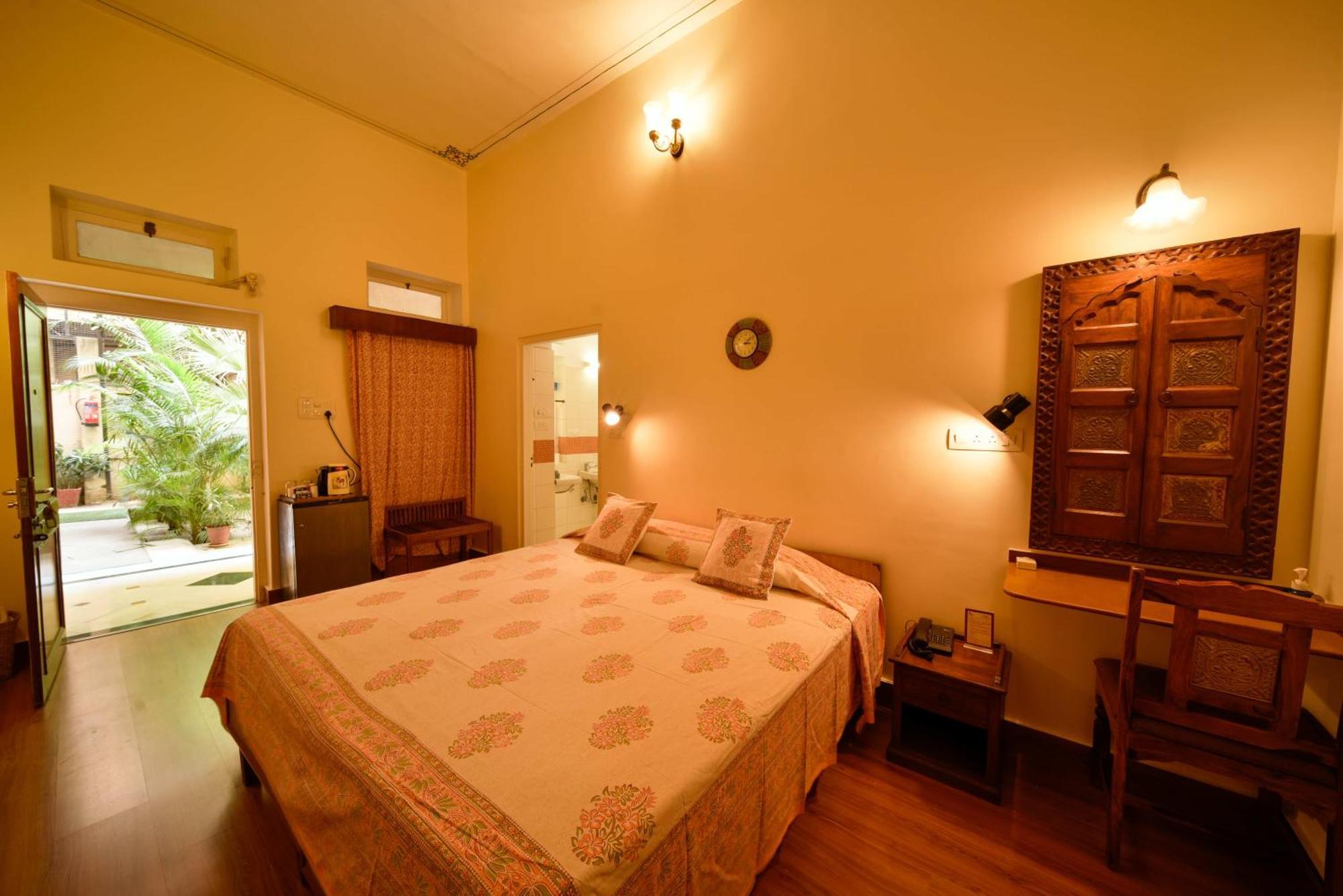 Hotel Arya Niwas 3*